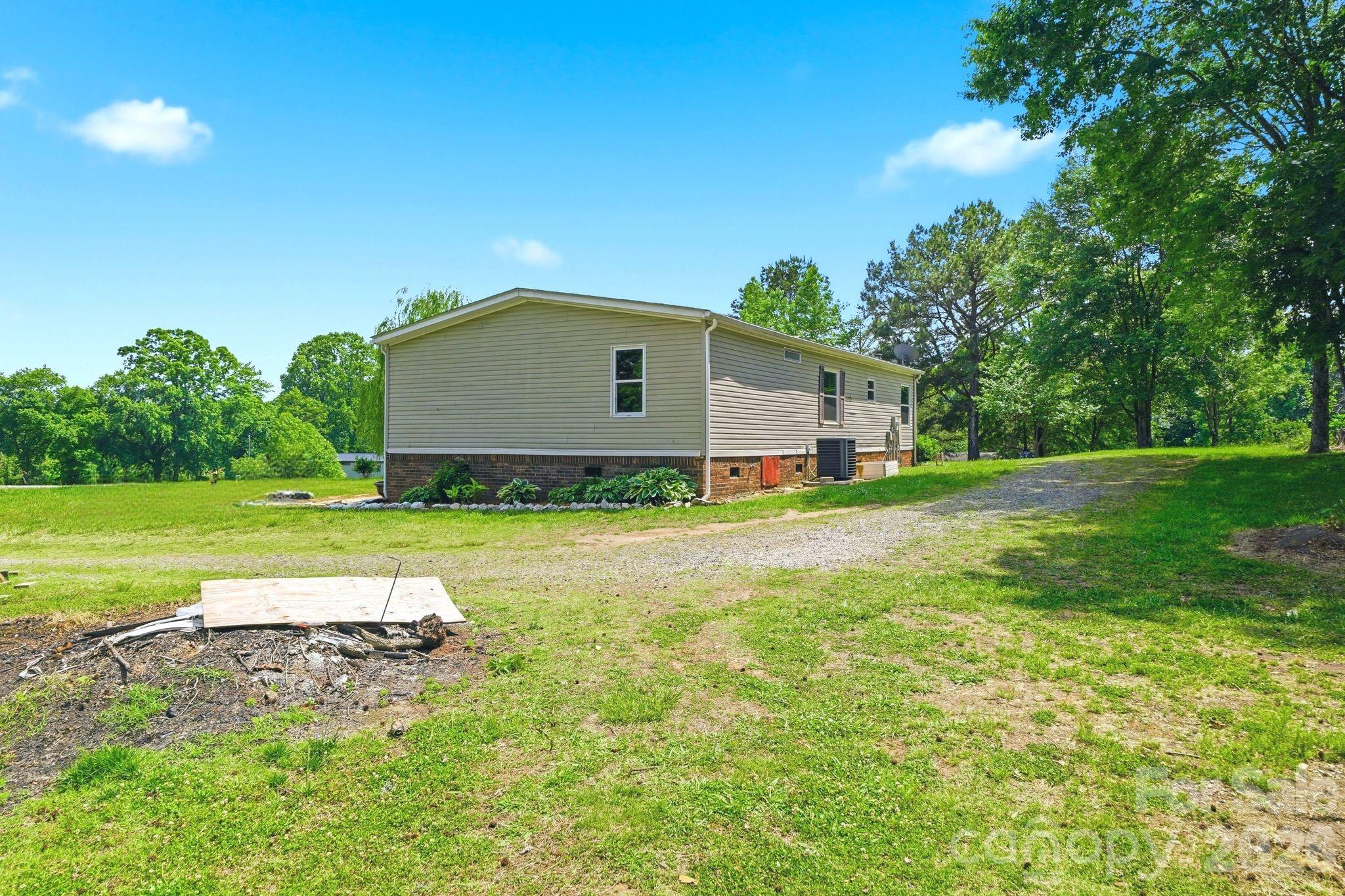 232 Summertree Drive — Troutman