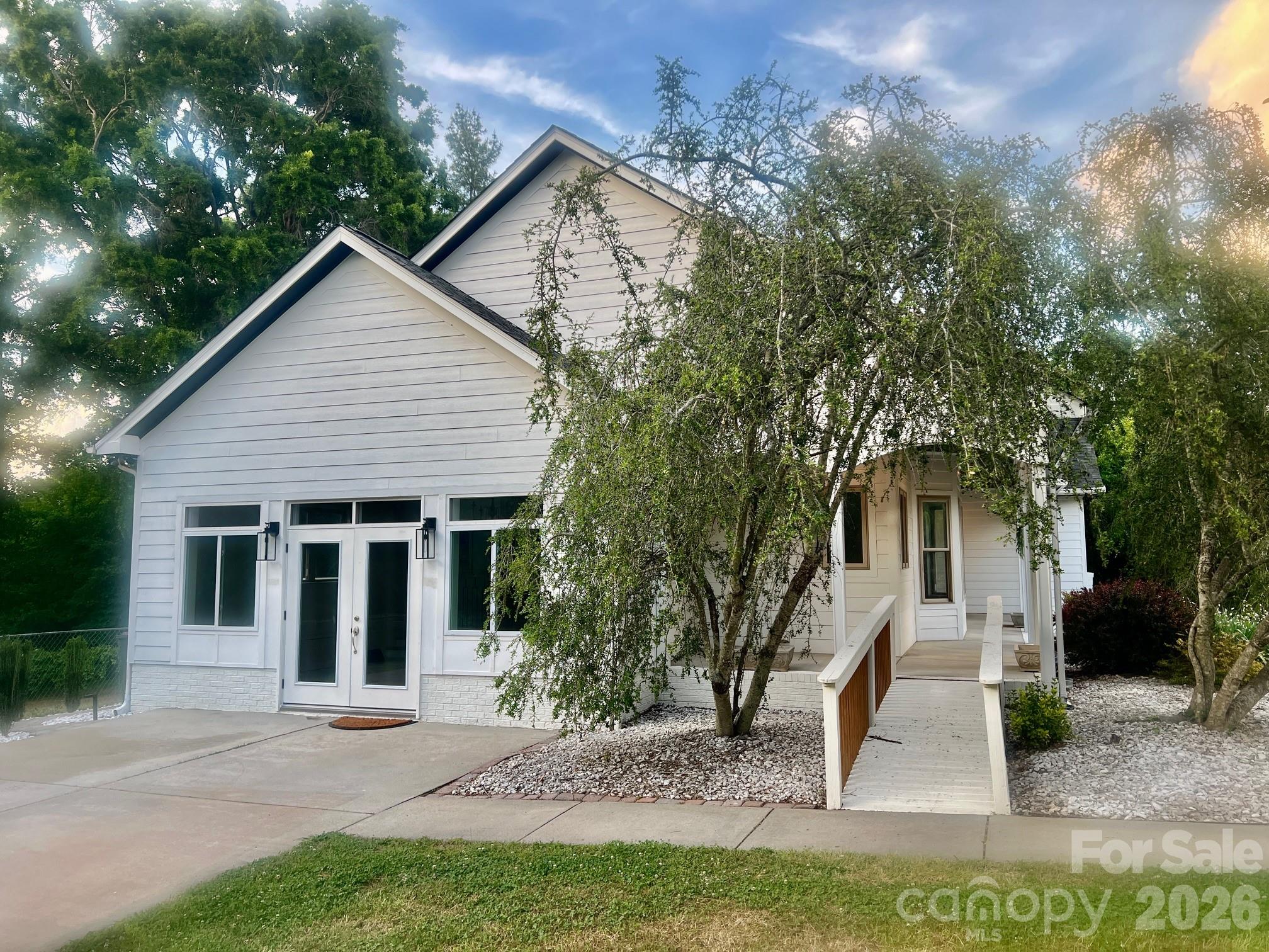 13033 Asbury Chapel Road — Huntersville