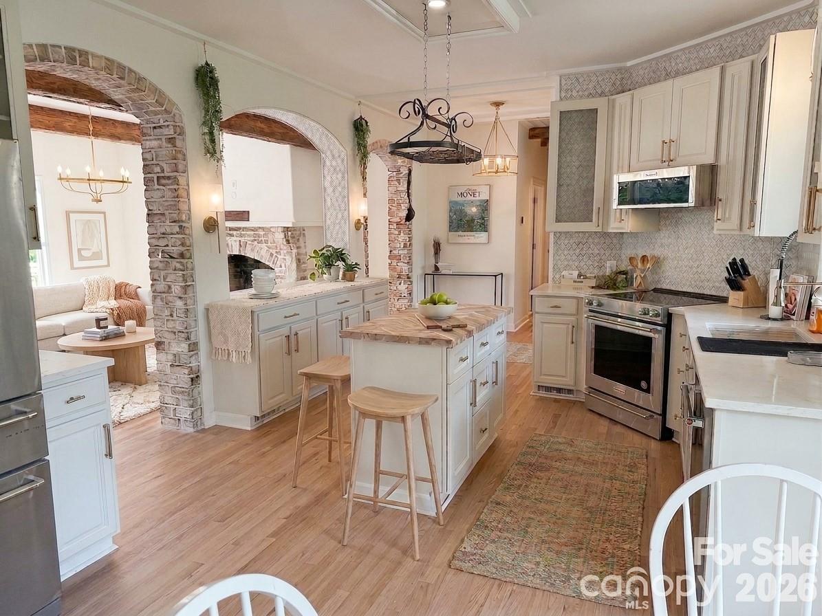 13033 Asbury Chapel Road — Huntersville