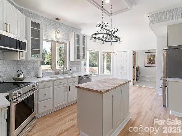 13033 Asbury Chapel Road — Huntersville