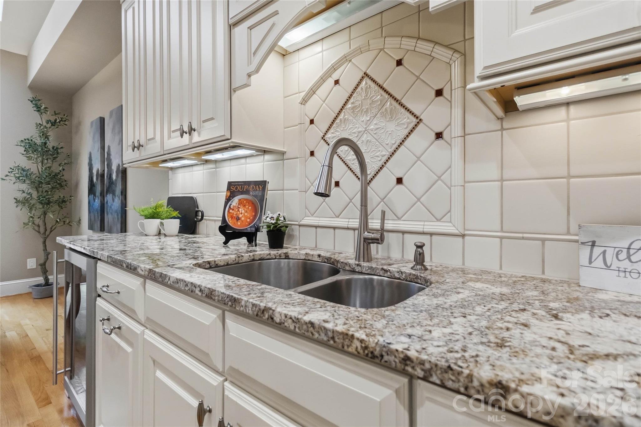 5740 Ballinard Lane — Charlotte