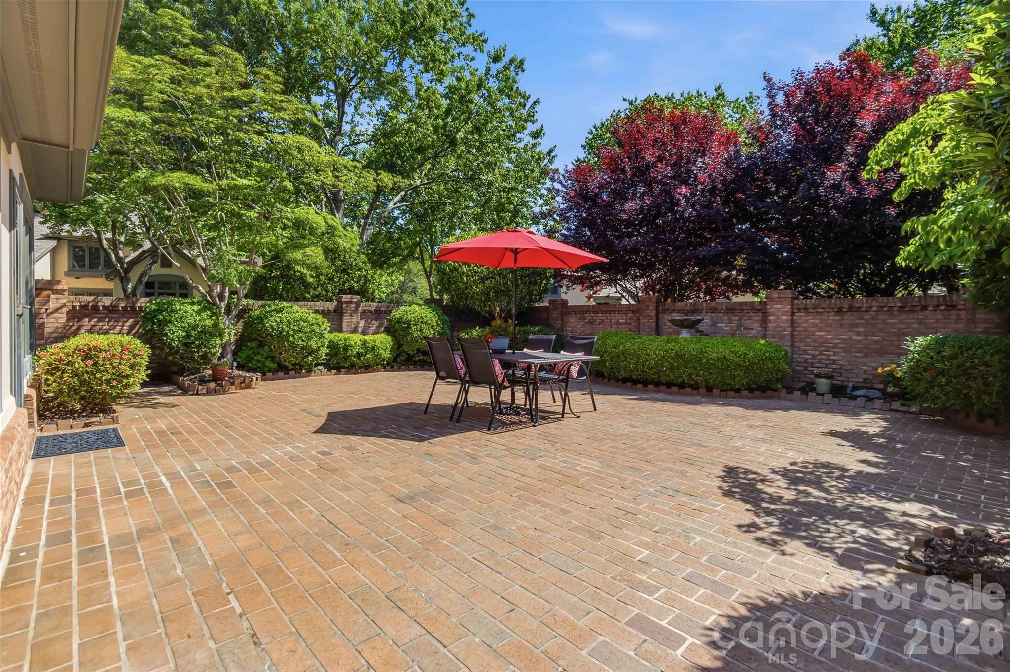 5740 Ballinard Lane — Charlotte