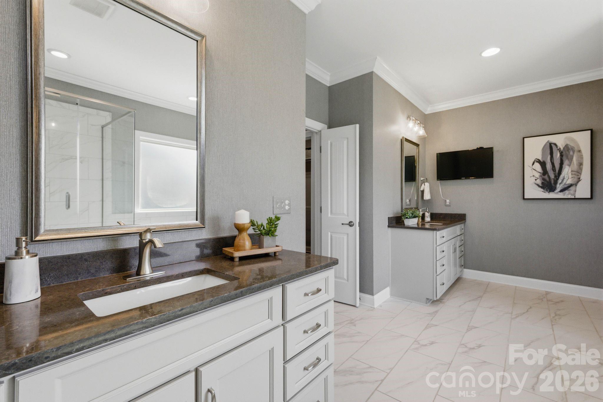 1020 Liggets Drive — Matthews