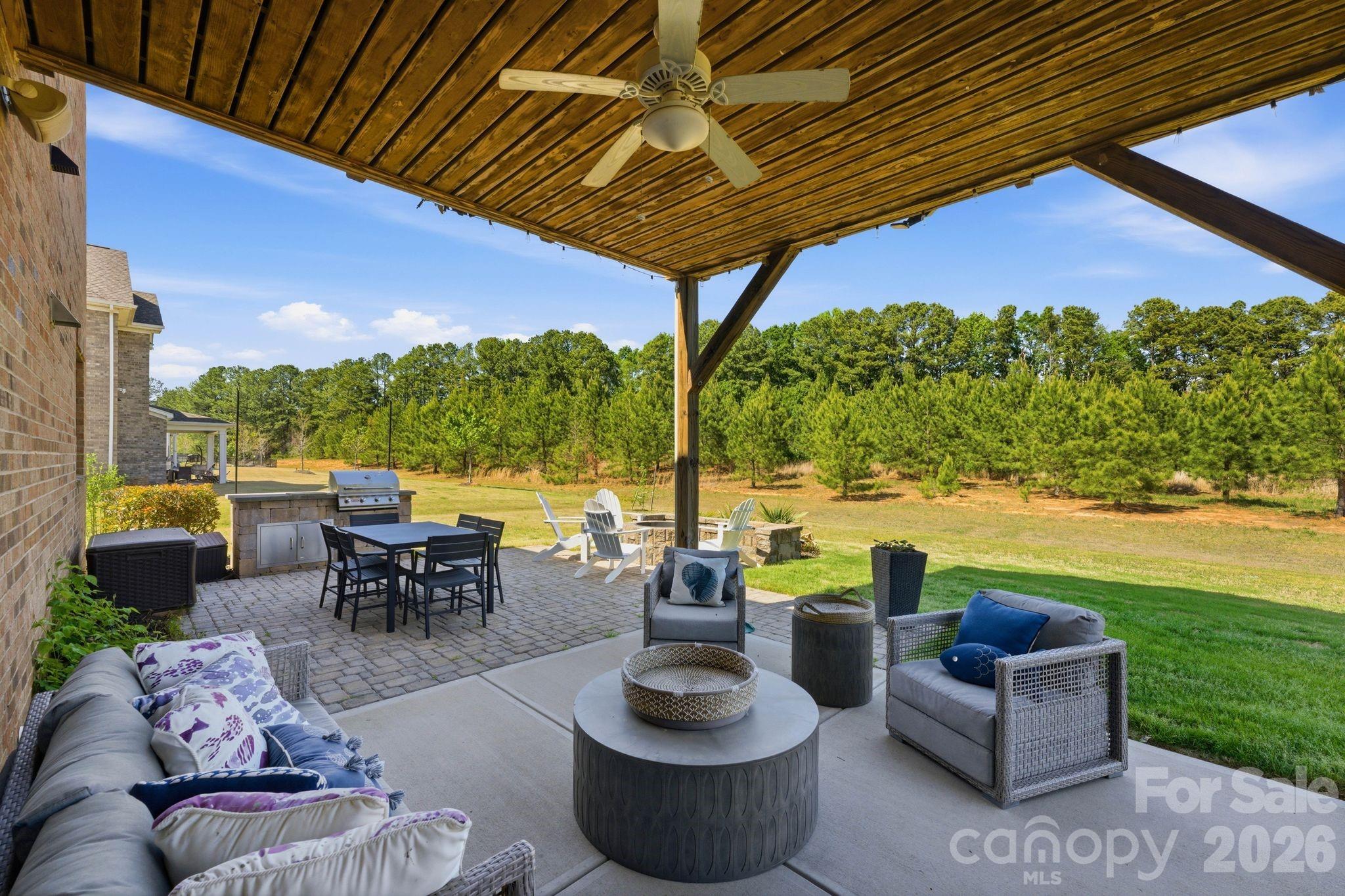 1020 Liggets Drive — Matthews