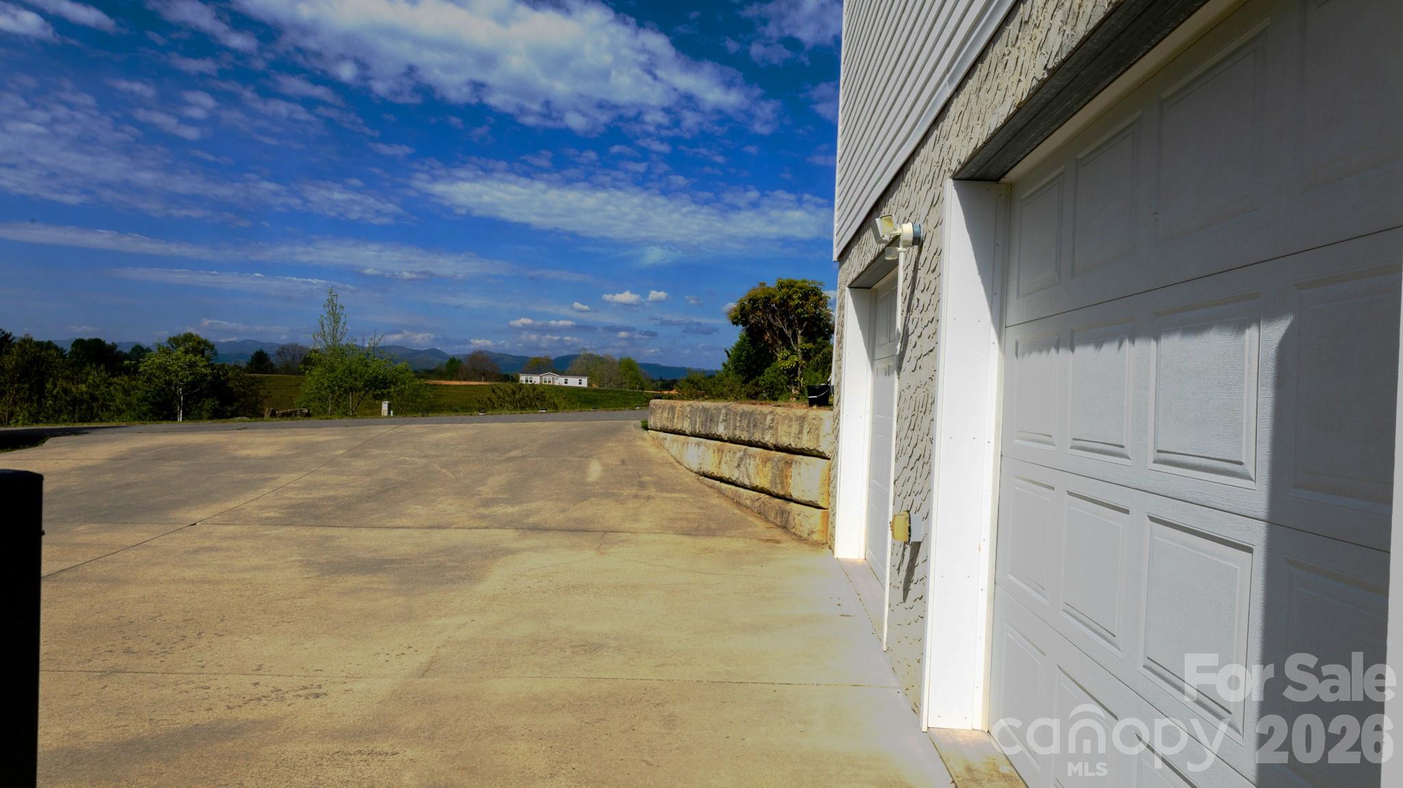100 Bend View Drive — Marshall