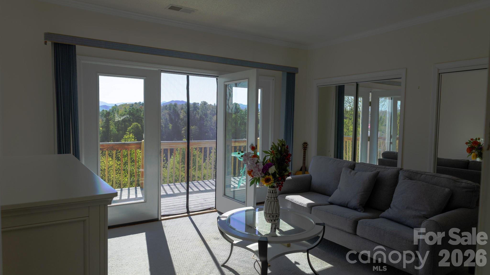 100 Bend View Drive — Marshall