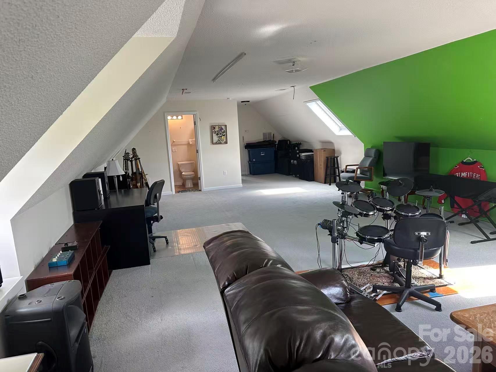 100 Bend View Drive — Marshall