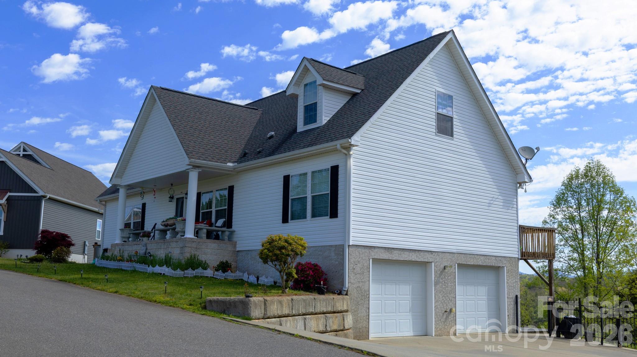 100 Bend View Drive — Marshall