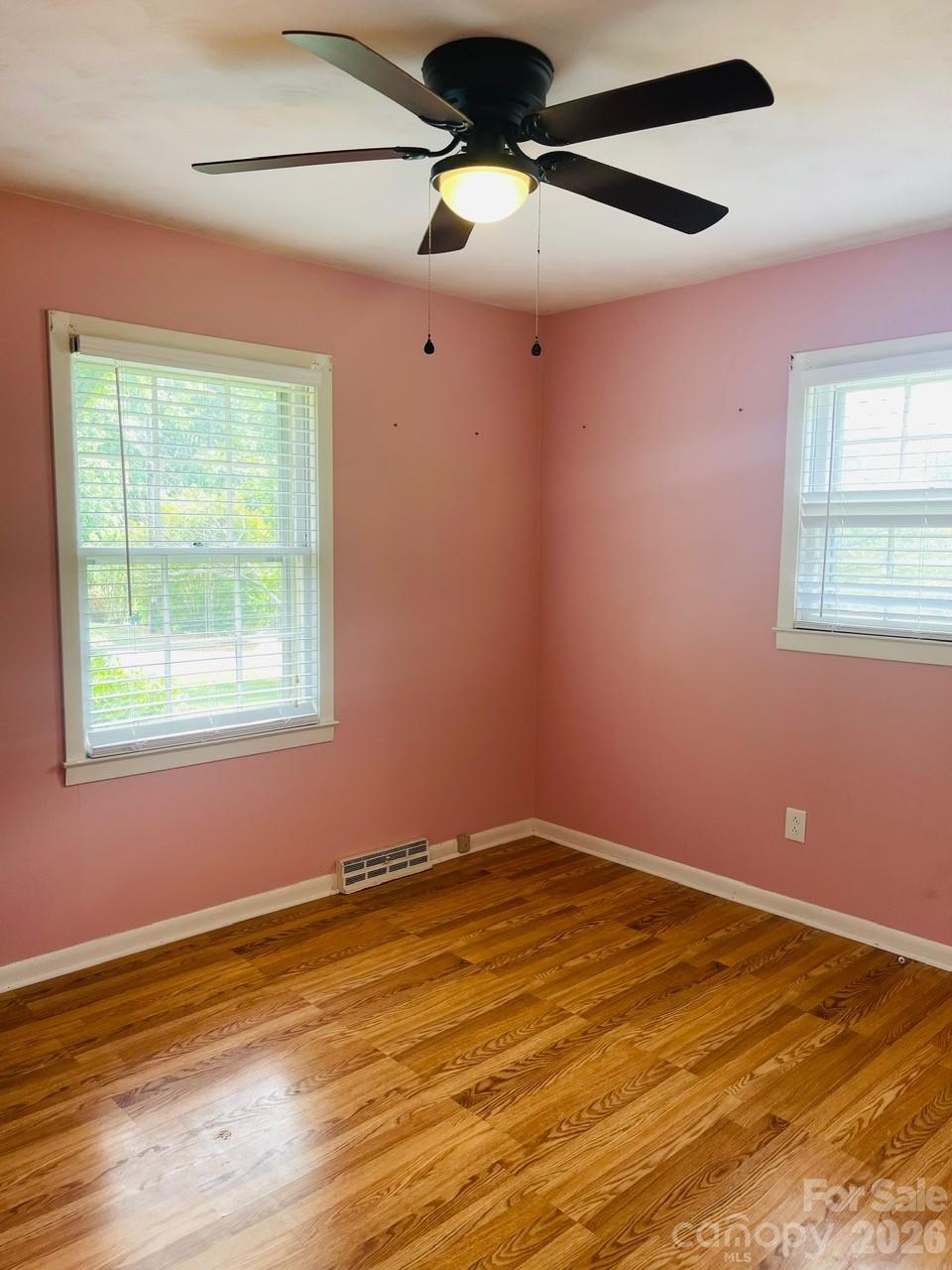 348 Random Drive — New London