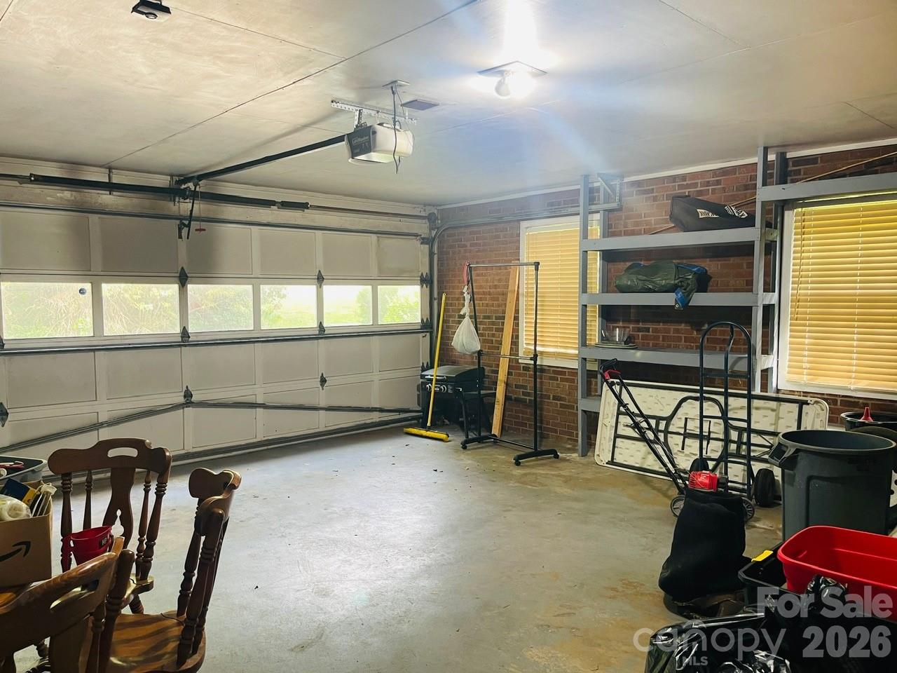 348 Random Drive — New London