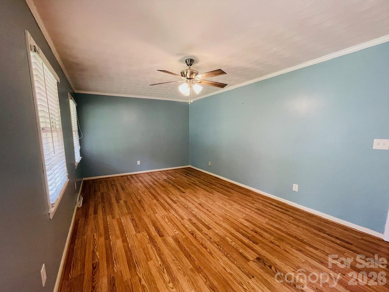 348 Random Drive — New London