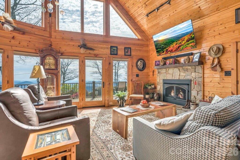 7054 Grandview Circle — Newland