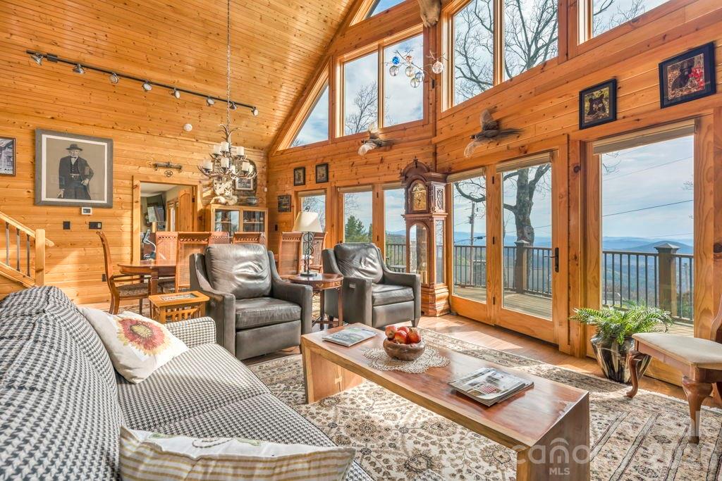 7054 Grandview Circle — Newland