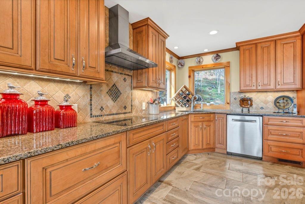 7054 Grandview Circle — Newland