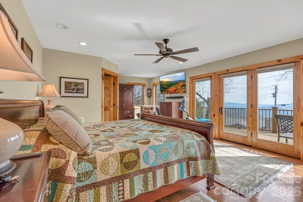 7054 Grandview Circle — Newland