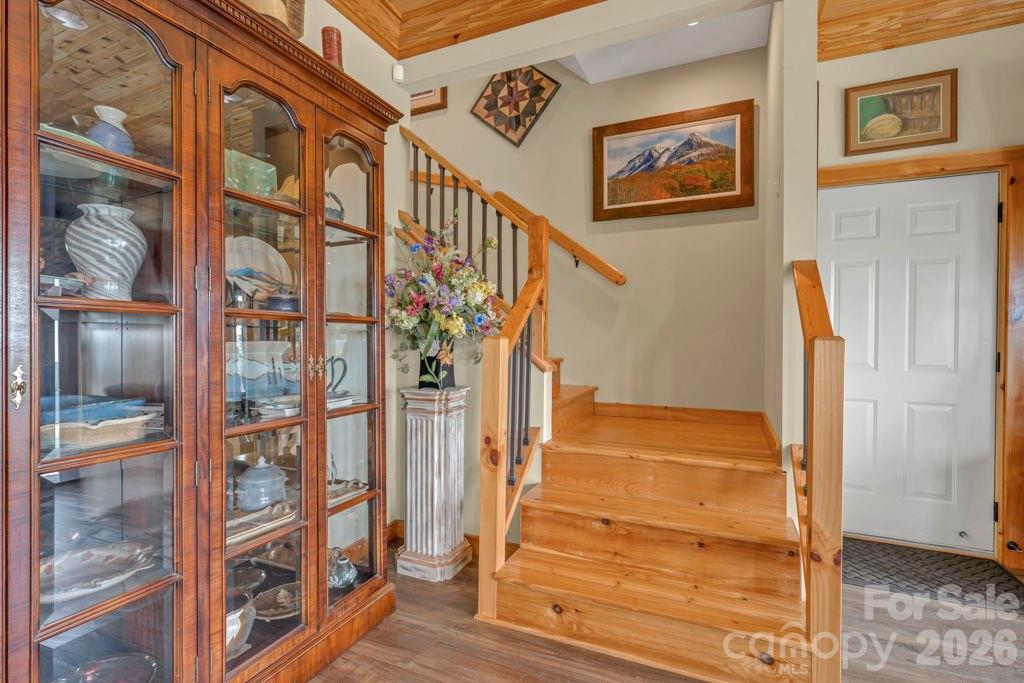 7054 Grandview Circle — Newland