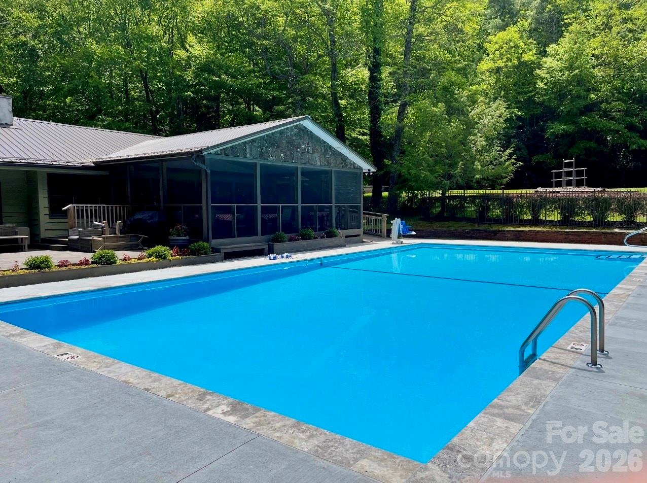 7054 Grandview Circle — Newland