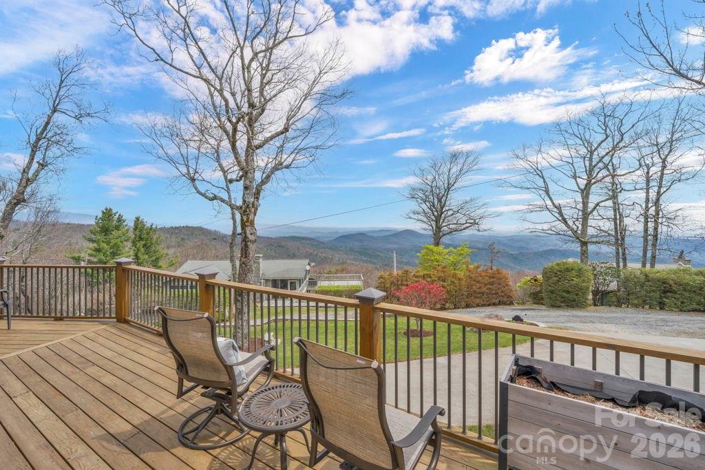 7054 Grandview Circle — Newland
