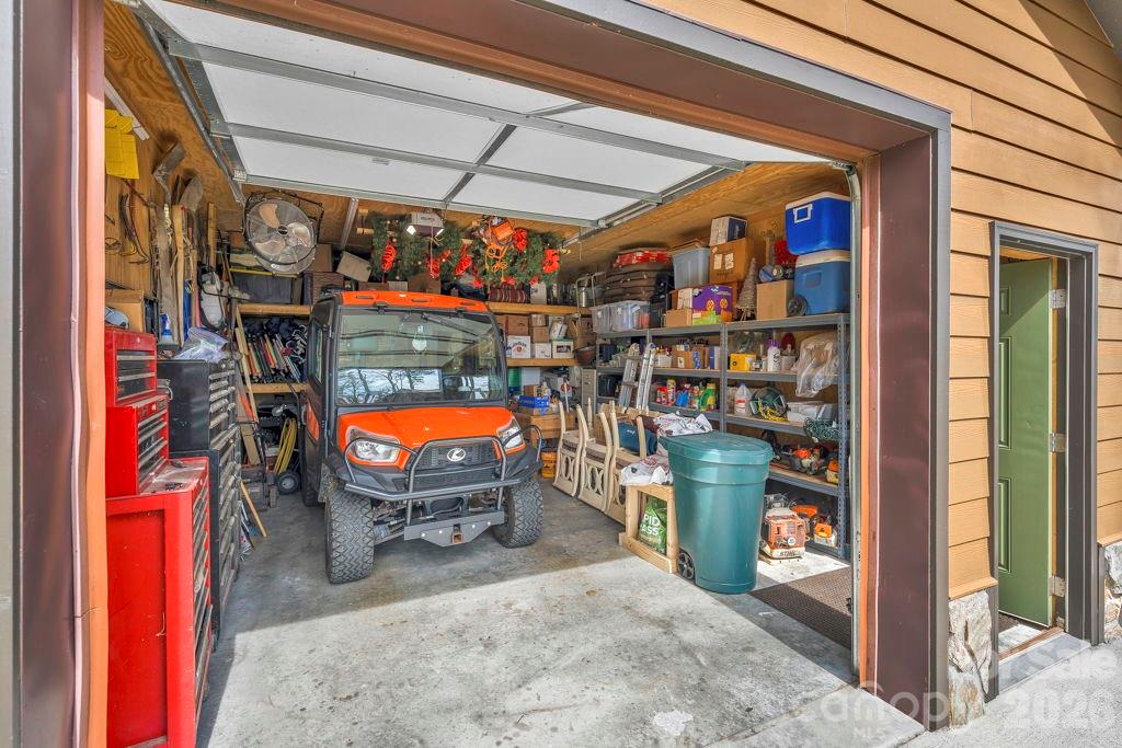 7054 Grandview Circle — Newland