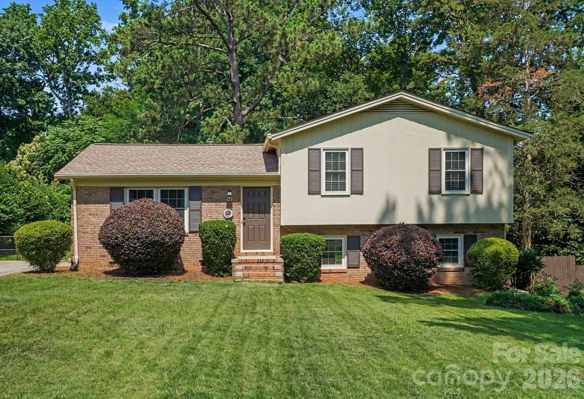 1821 Huntington Place — Rock Hill