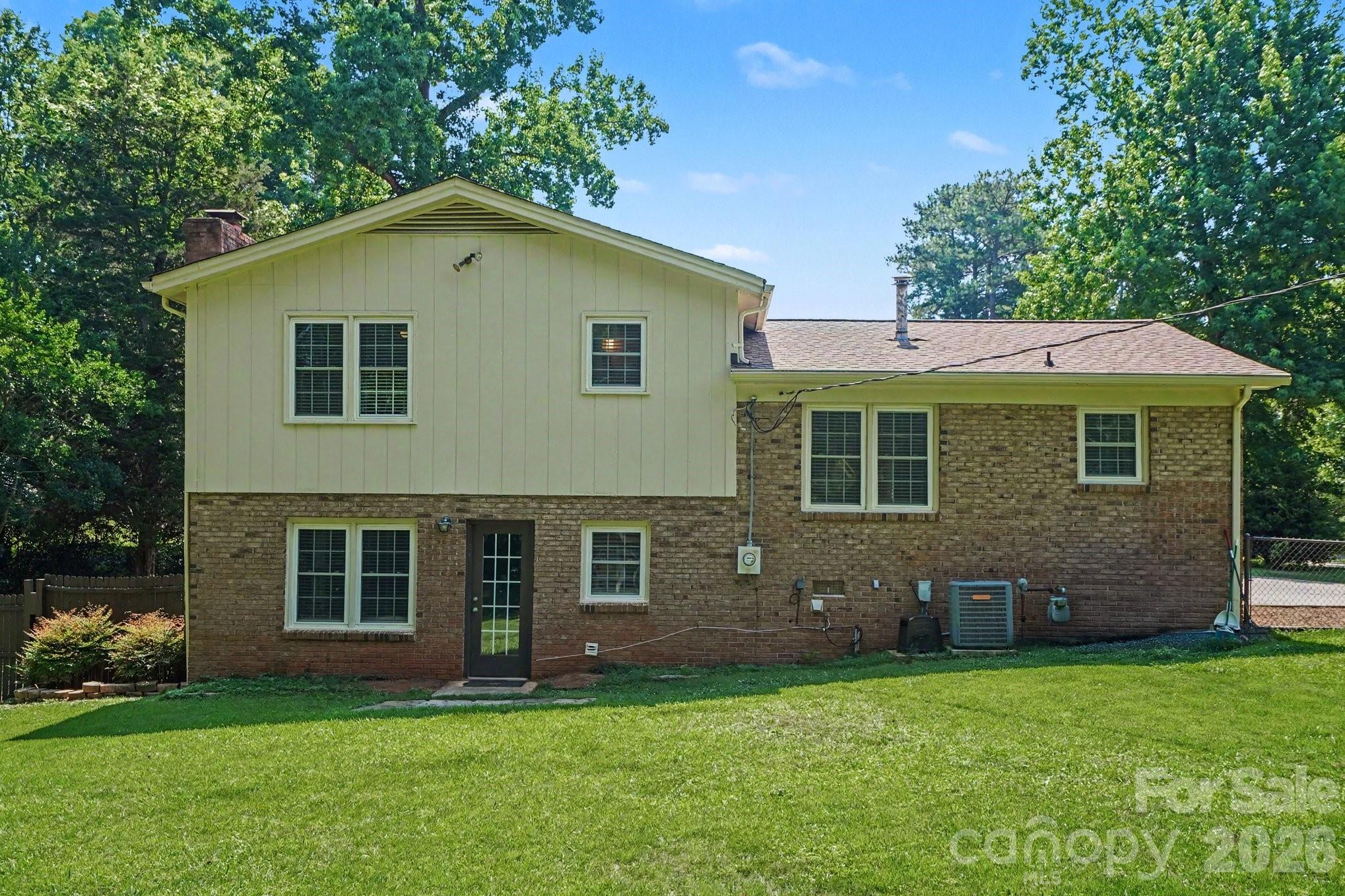 1821 Huntington Place — Rock Hill
