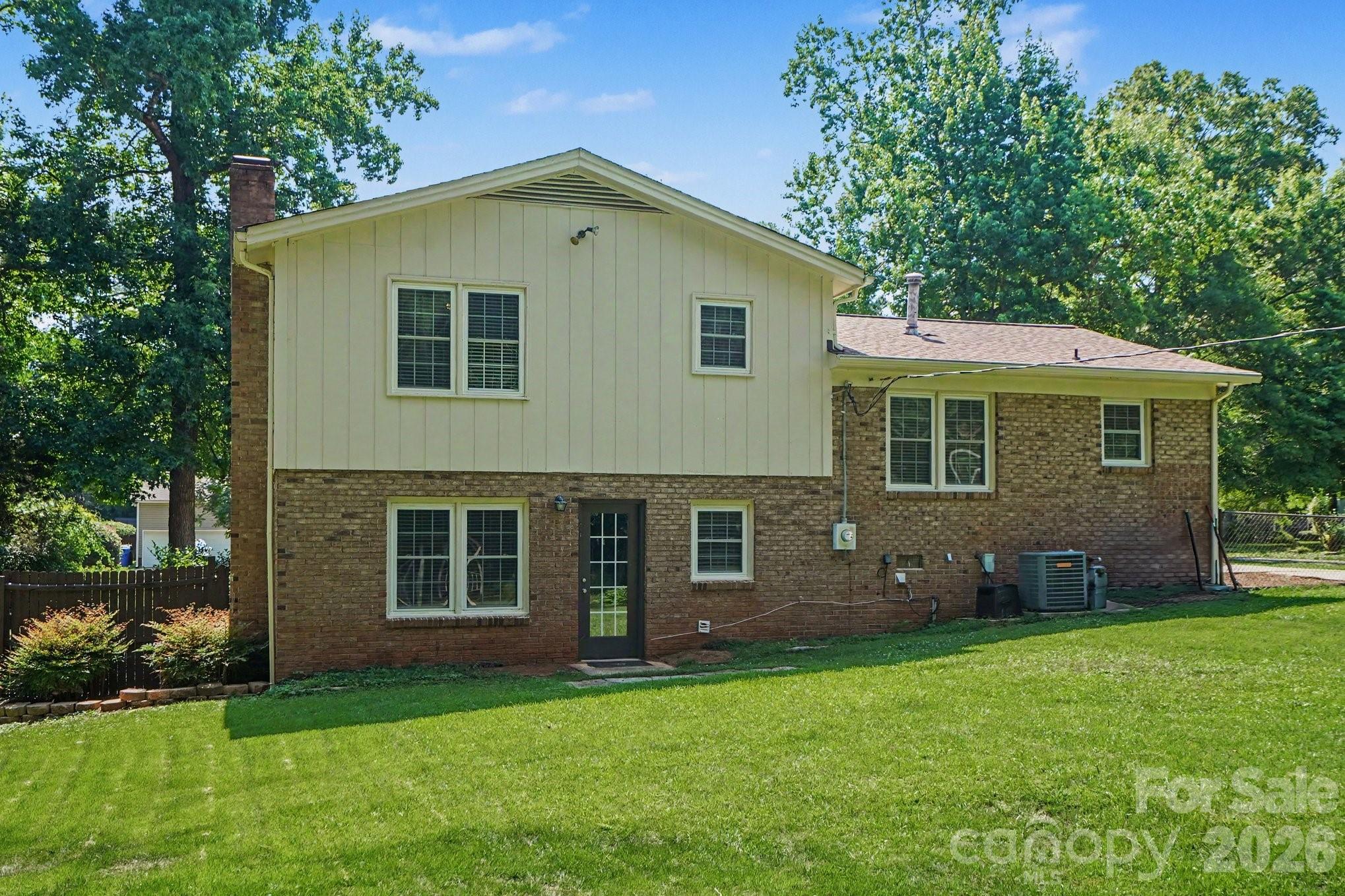 1821 Huntington Place — Rock Hill