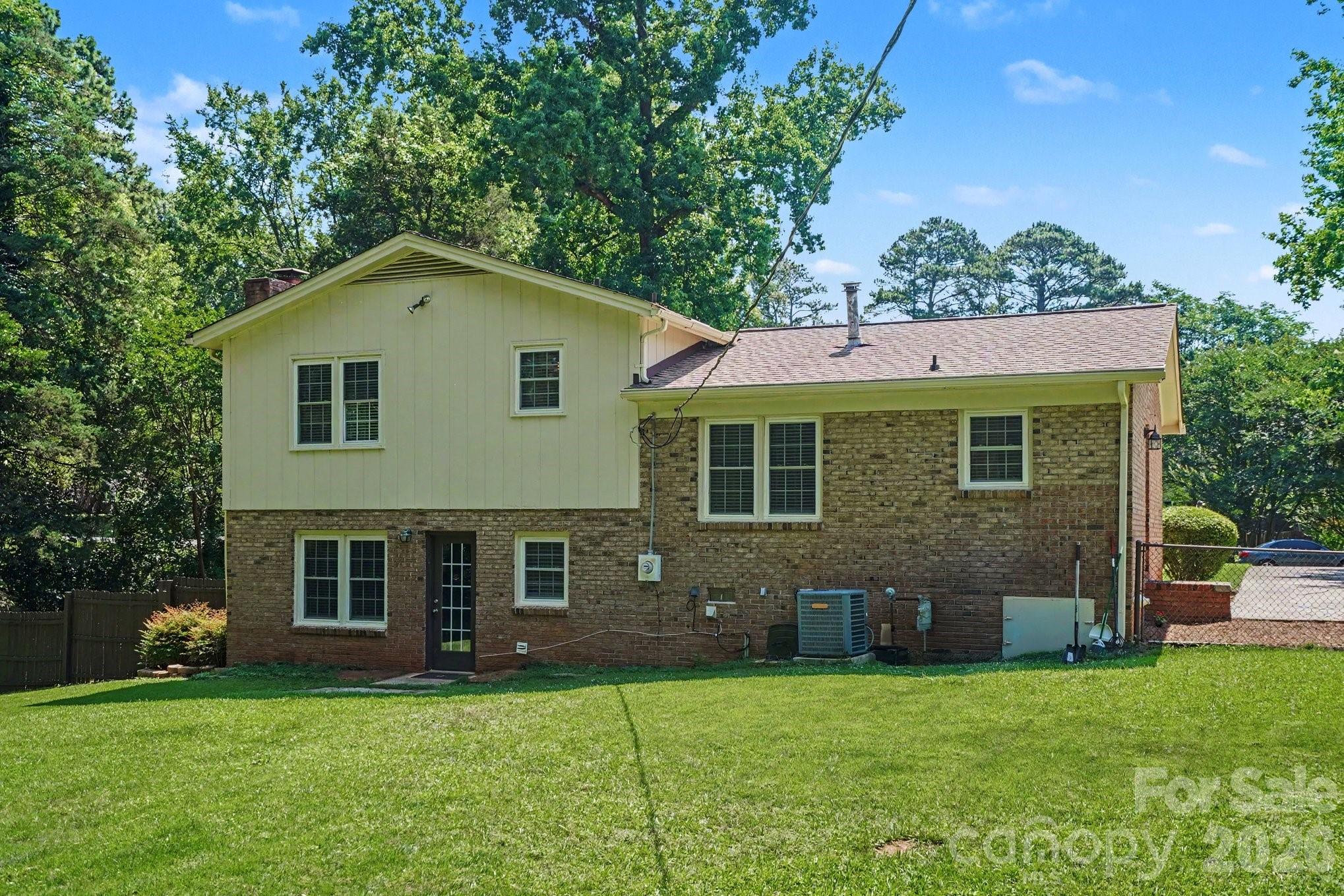 1821 Huntington Place — Rock Hill