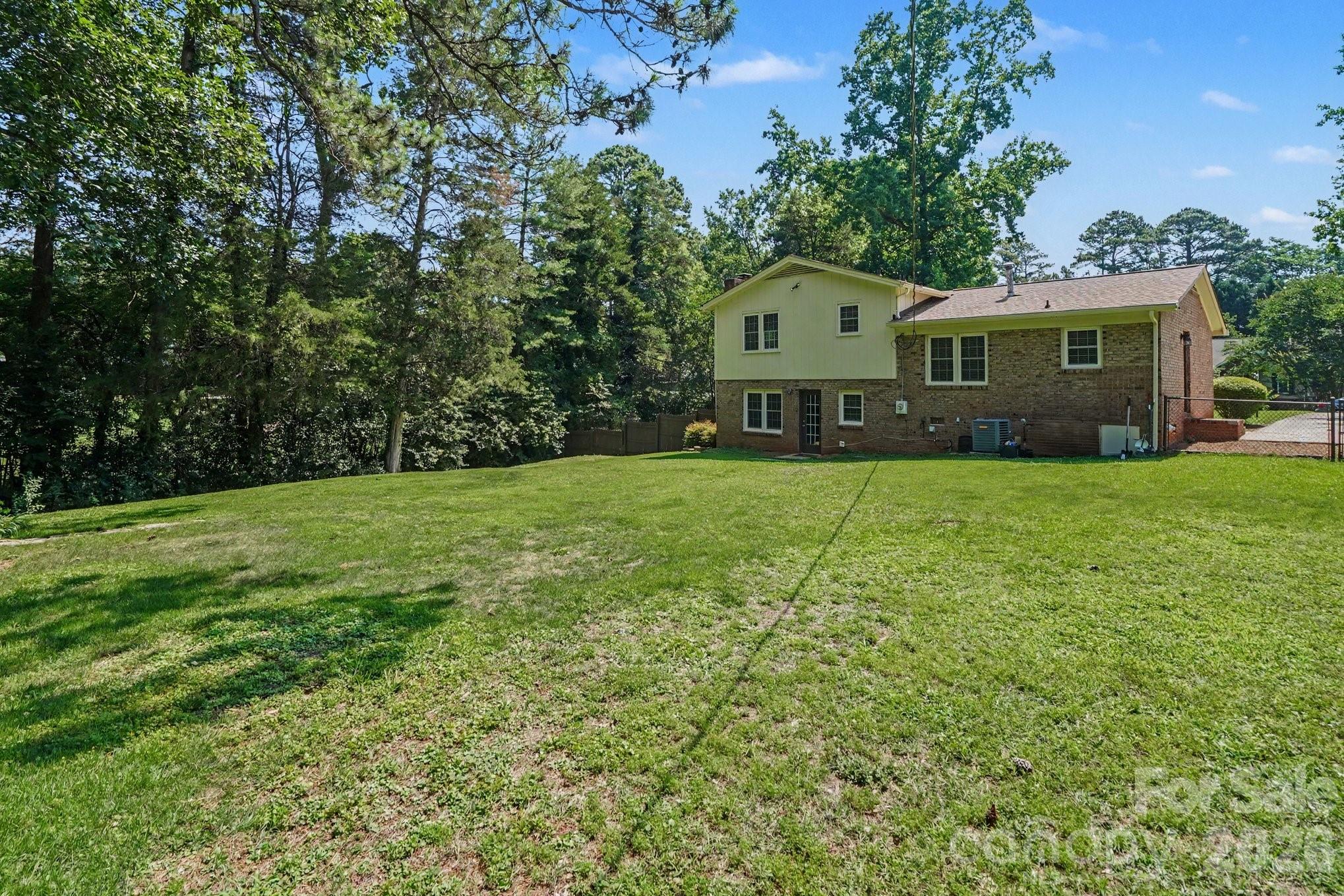 1821 Huntington Place — Rock Hill