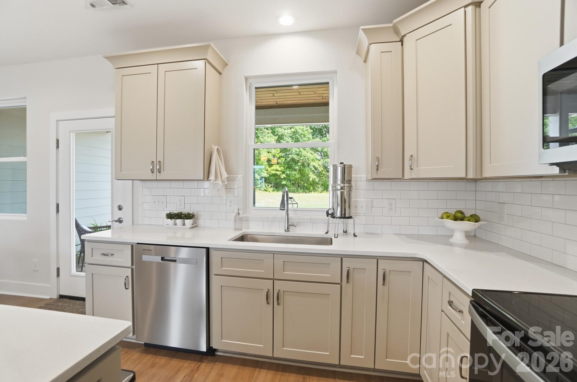 27636 Taylor Lane — Albemarle