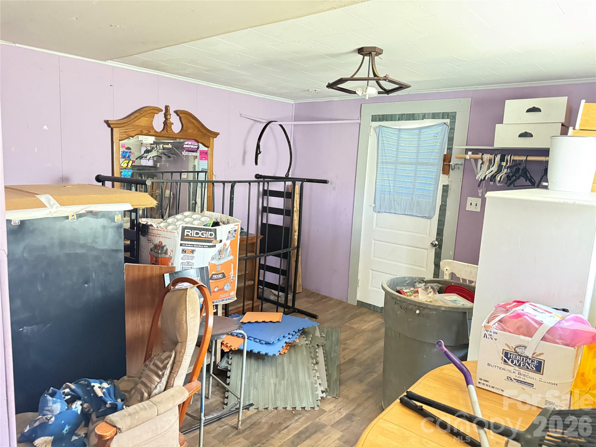 100 Hickory Street — Rhodhiss