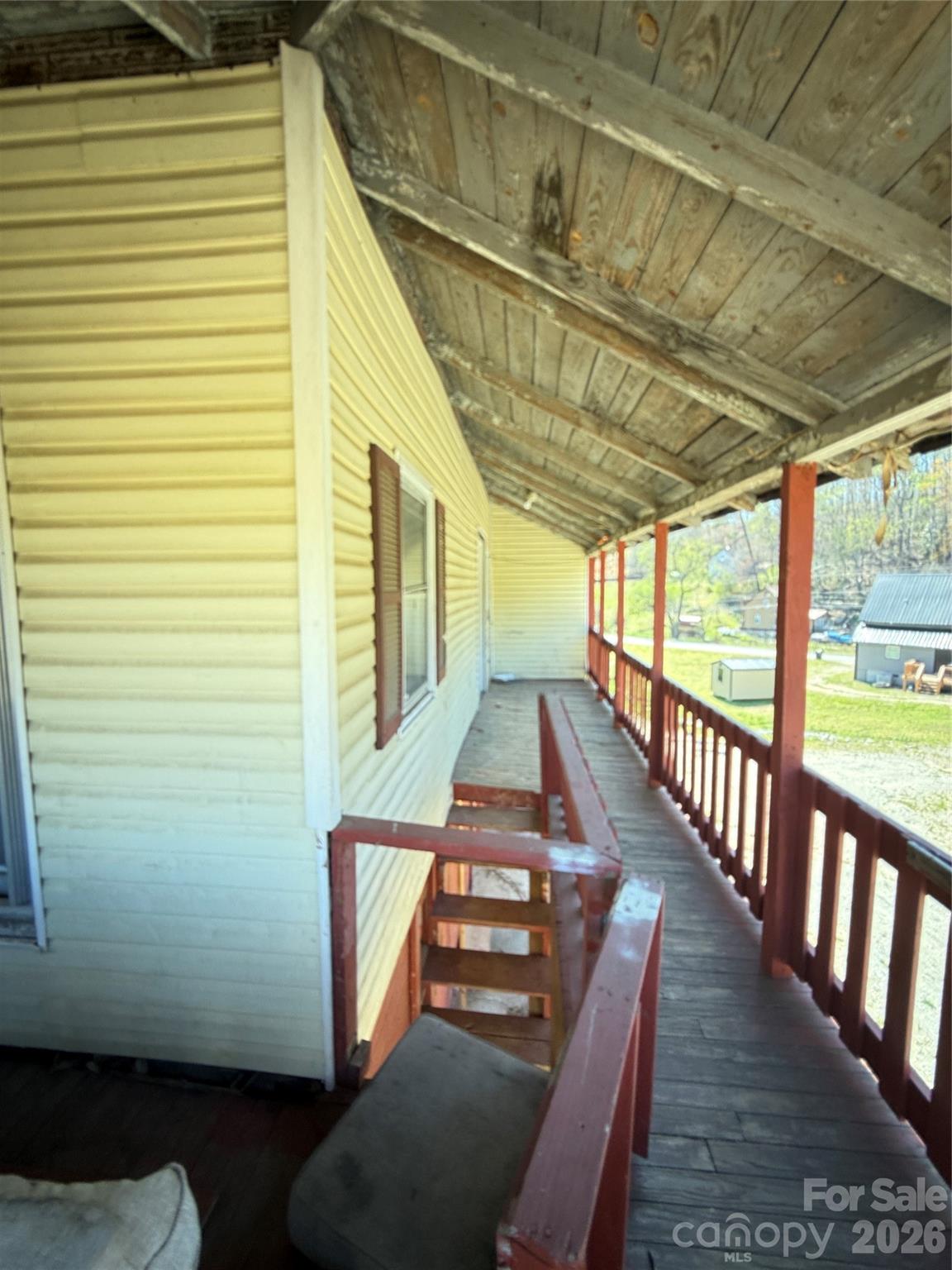 100 Hickory Street — Rhodhiss