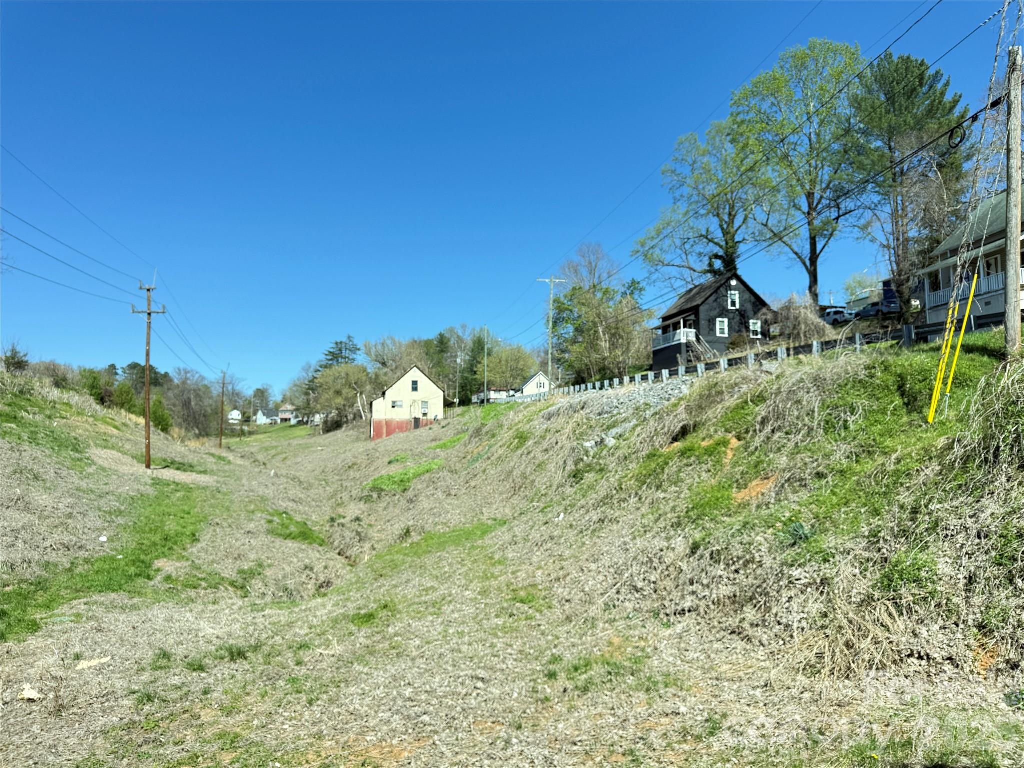 100 Hickory Street — Rhodhiss