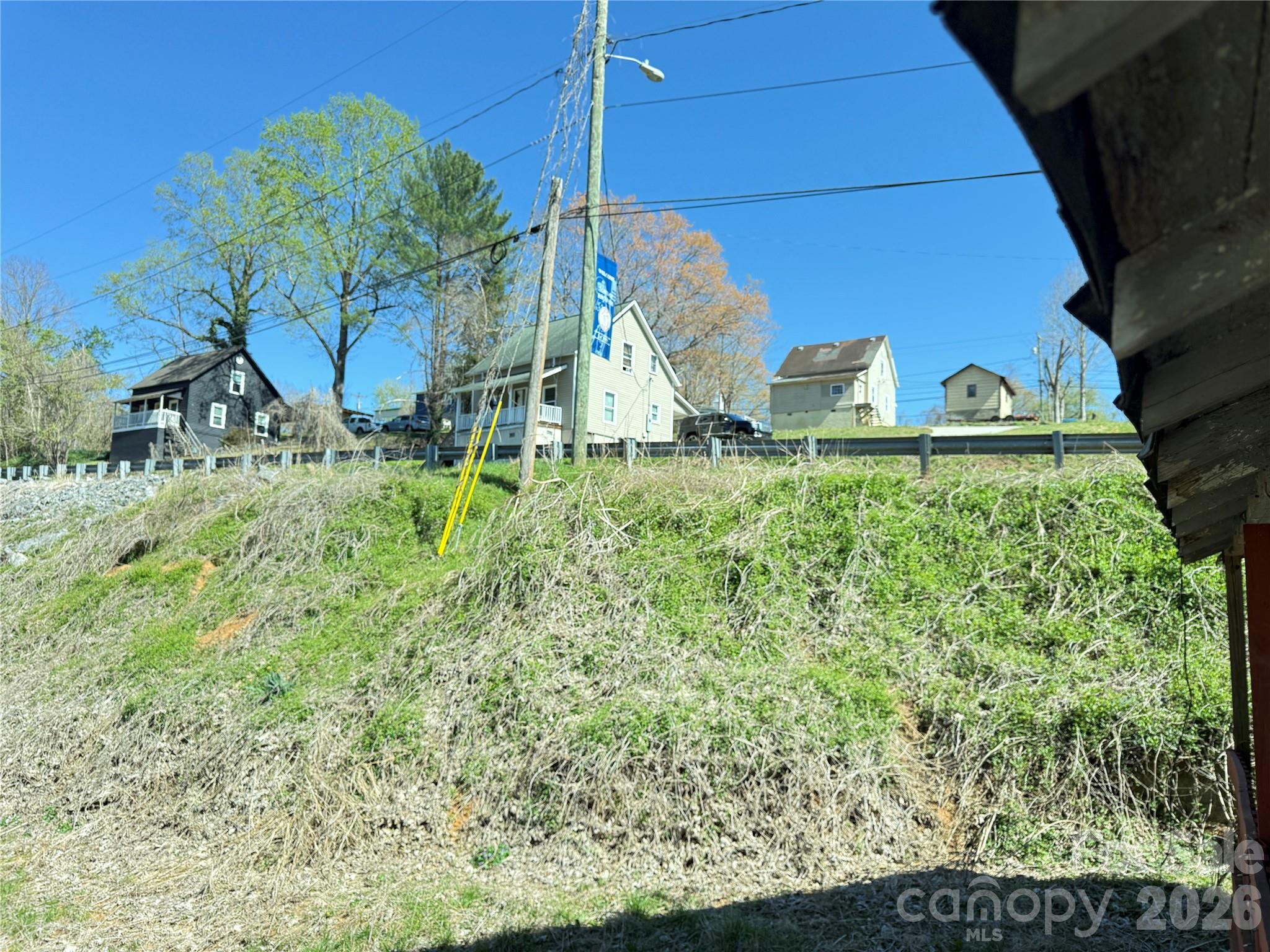 100 Hickory Street — Rhodhiss