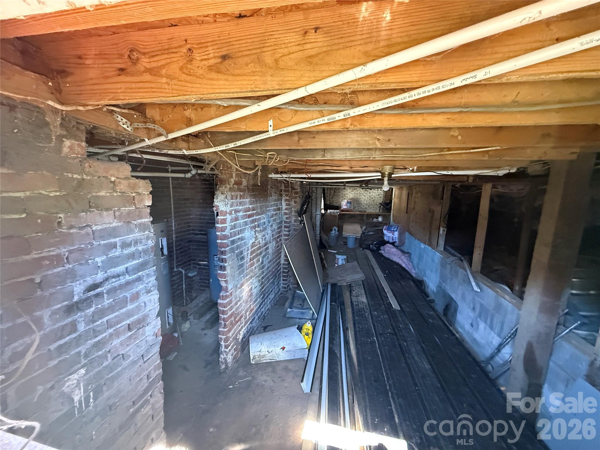 100 Hickory Street — Rhodhiss