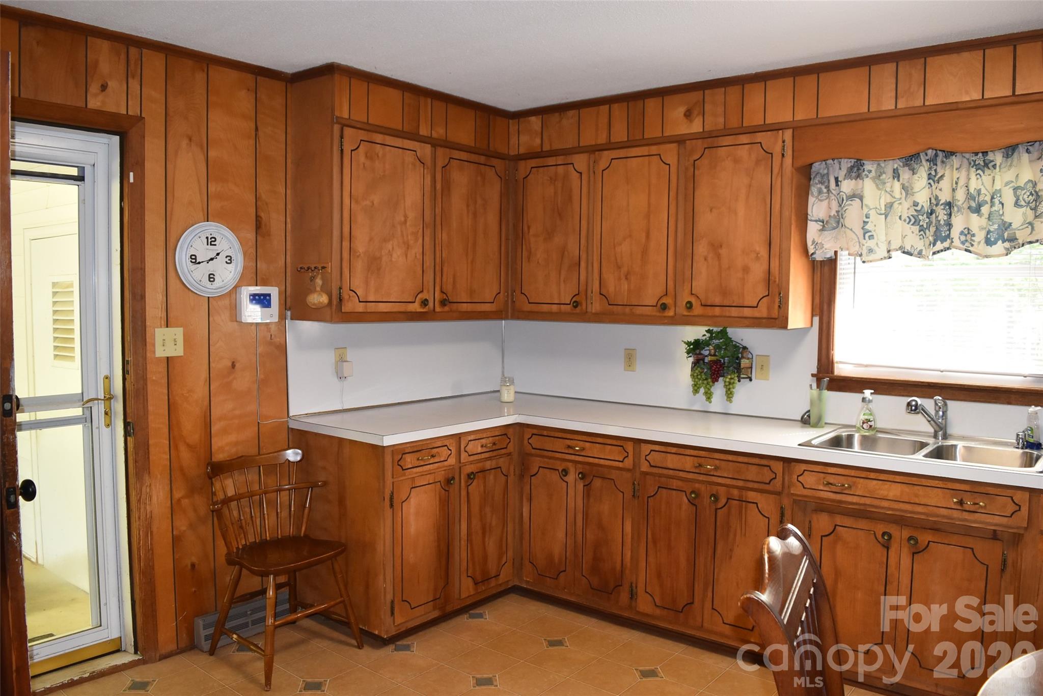 217 Redwood Lane — Lincolnton