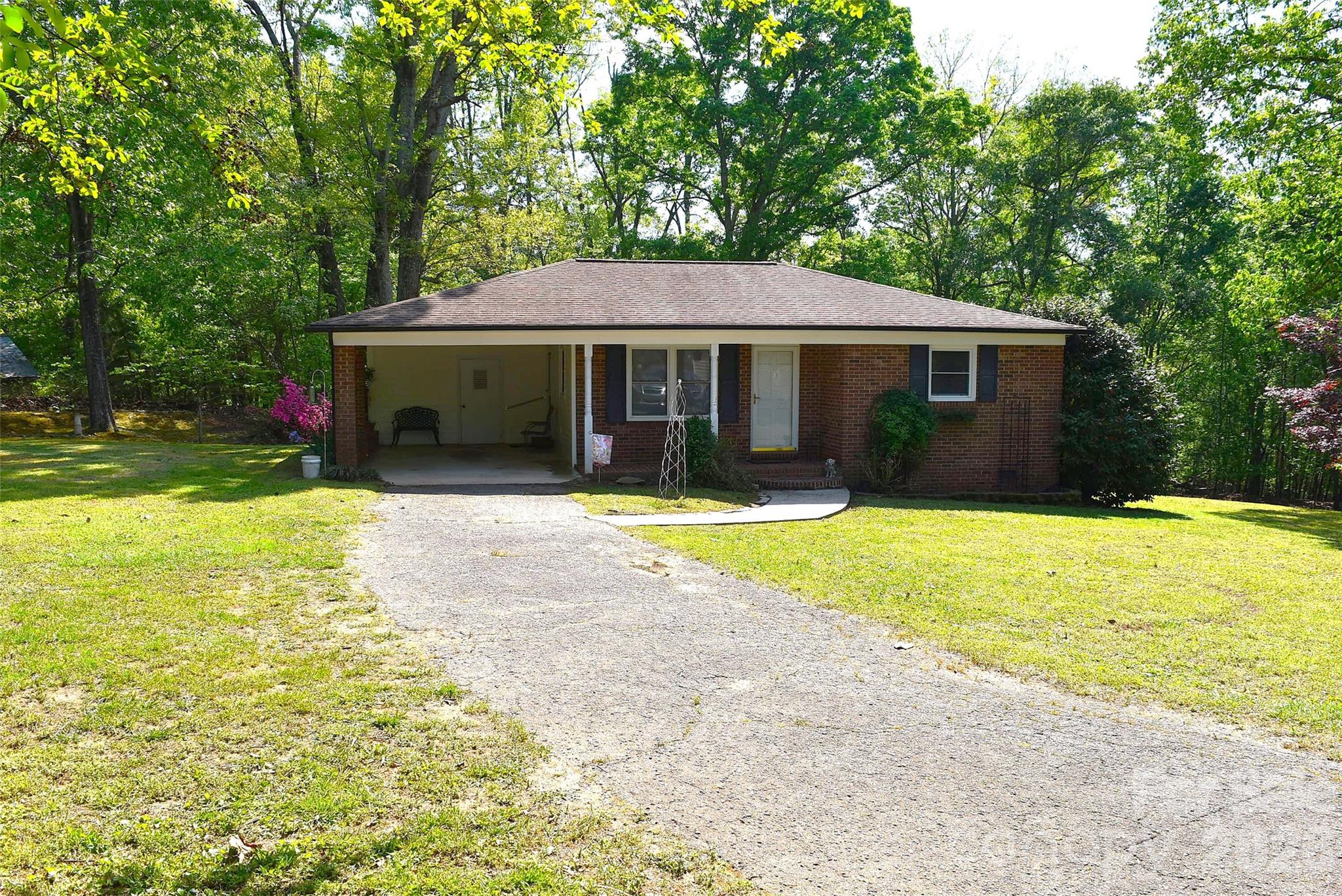 217 Redwood Lane — Lincolnton