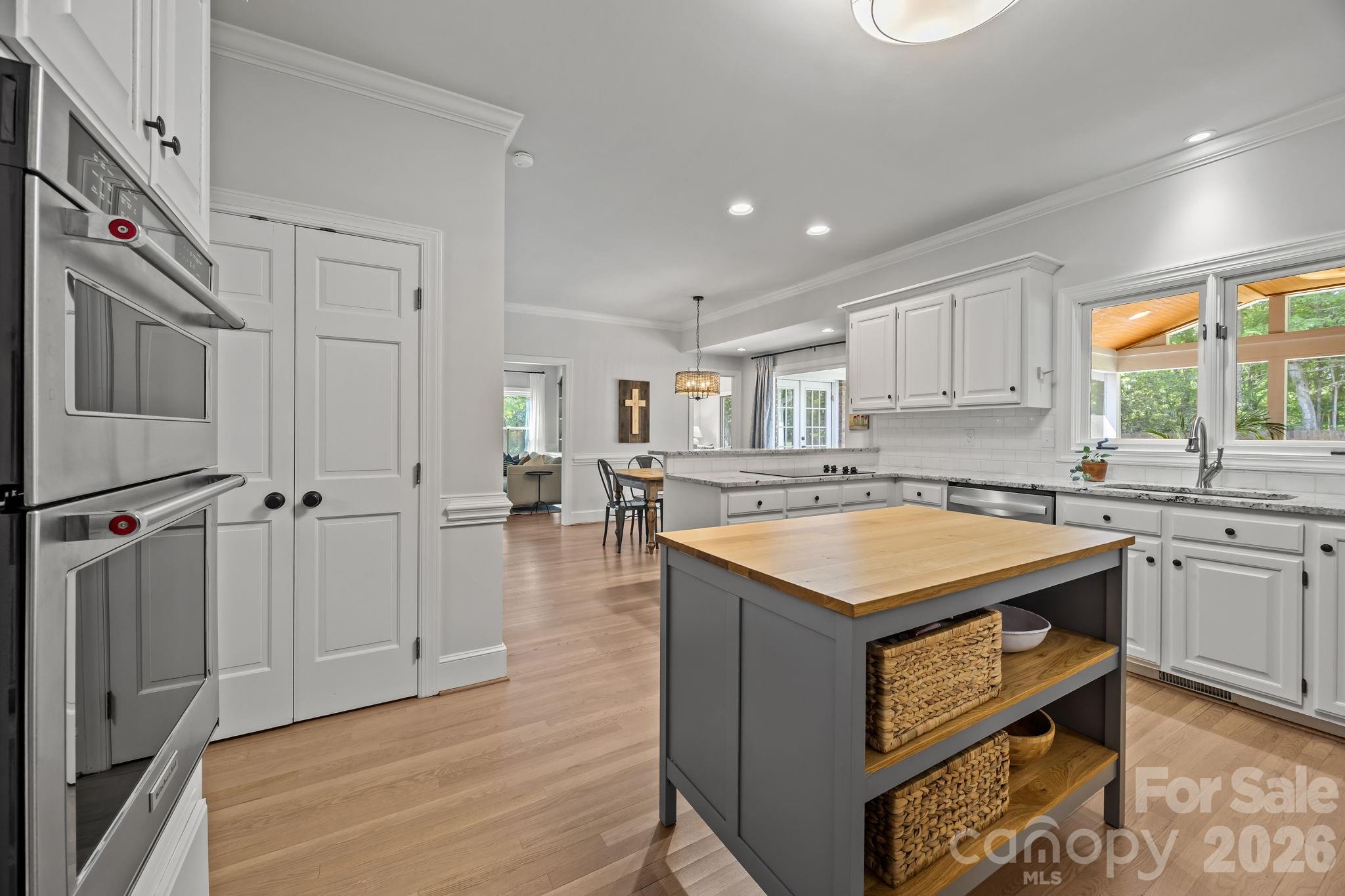 2234 Queensland Drive — Charlotte