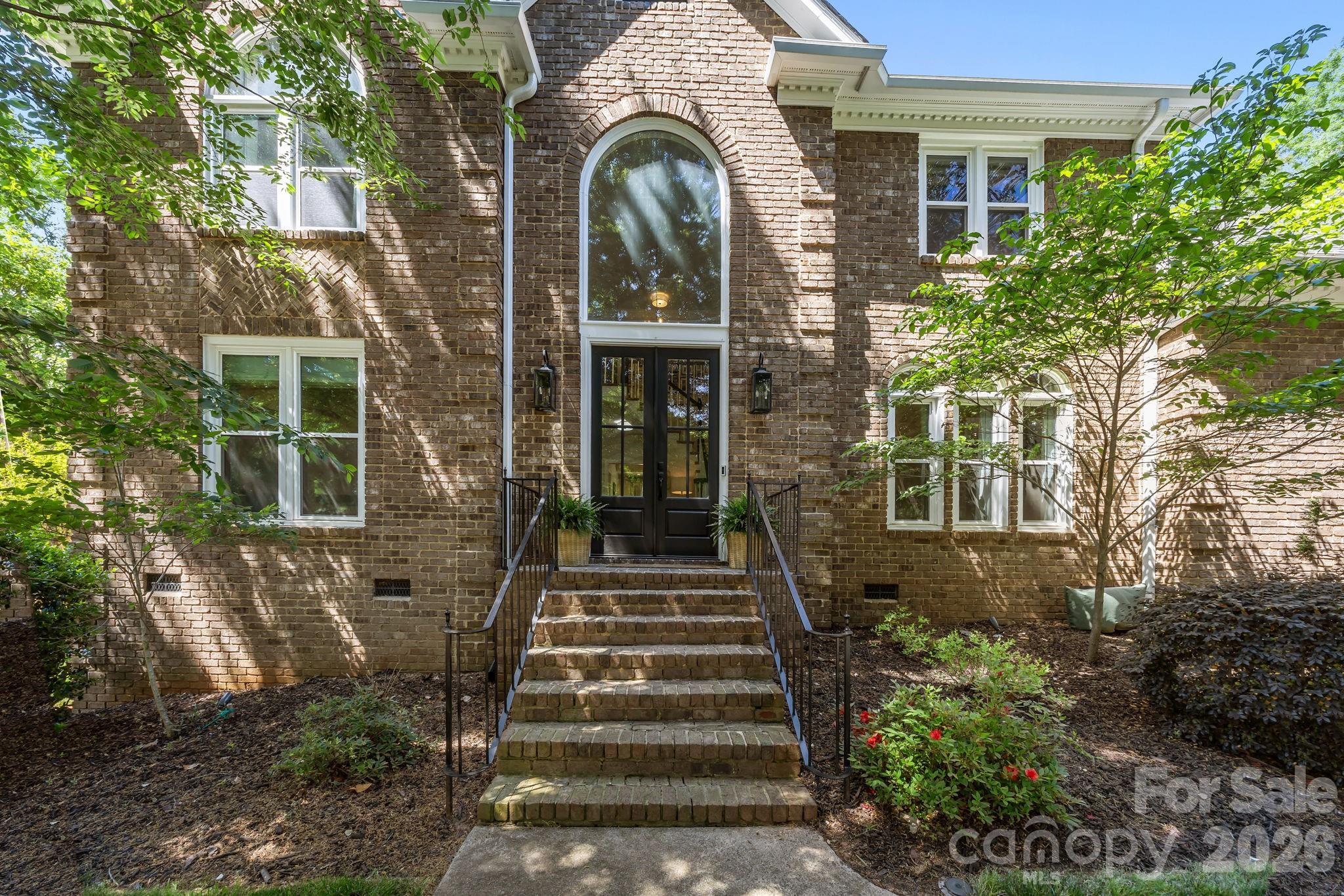 2234 Queensland Drive — Charlotte