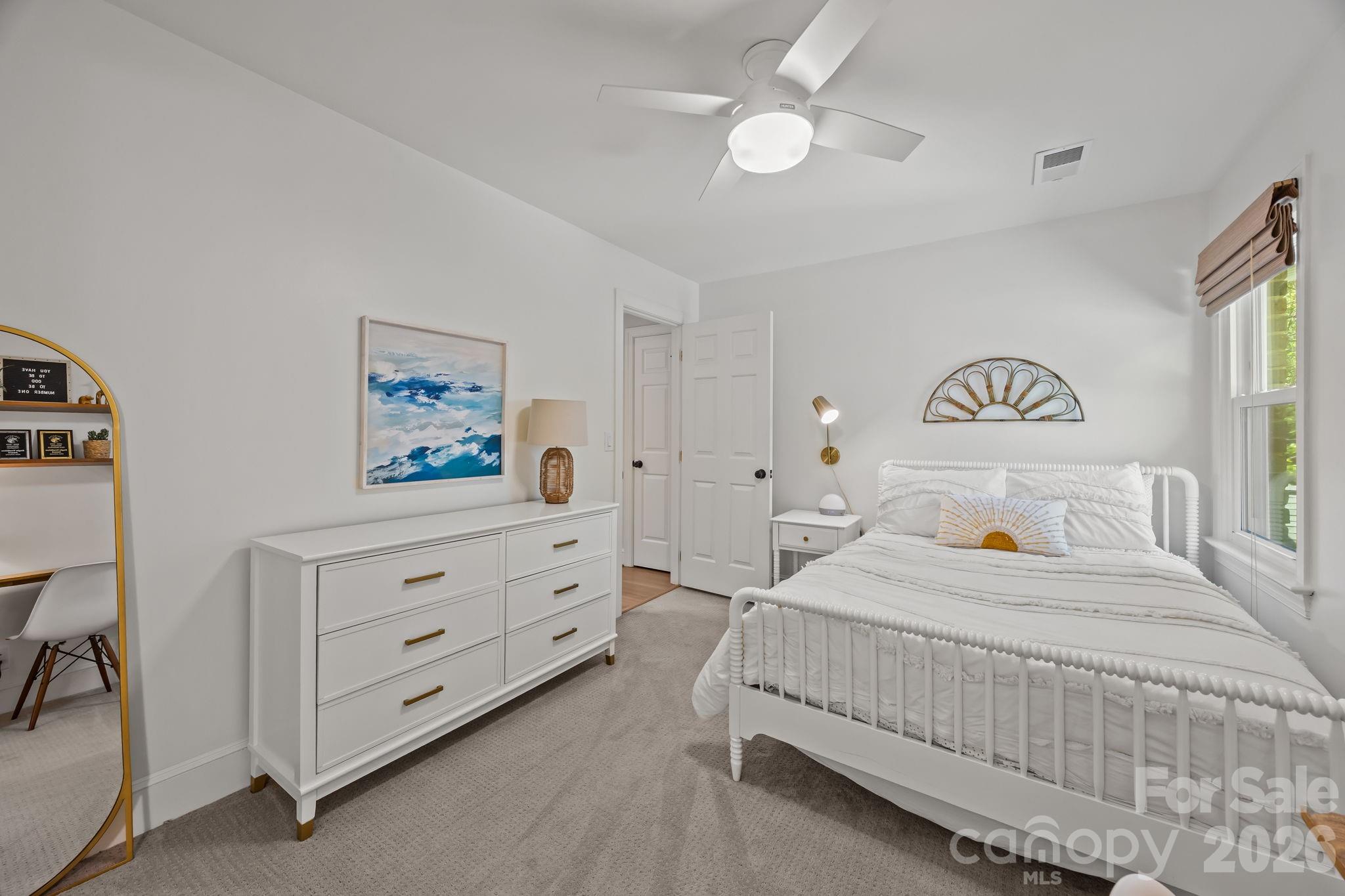 2234 Queensland Drive — Charlotte