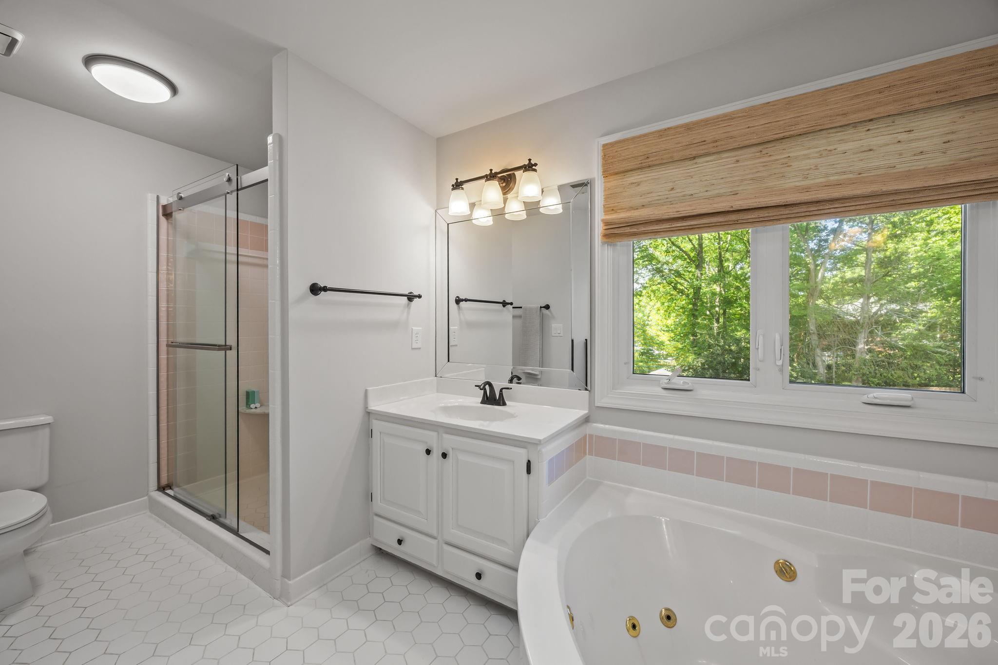 2234 Queensland Drive — Charlotte