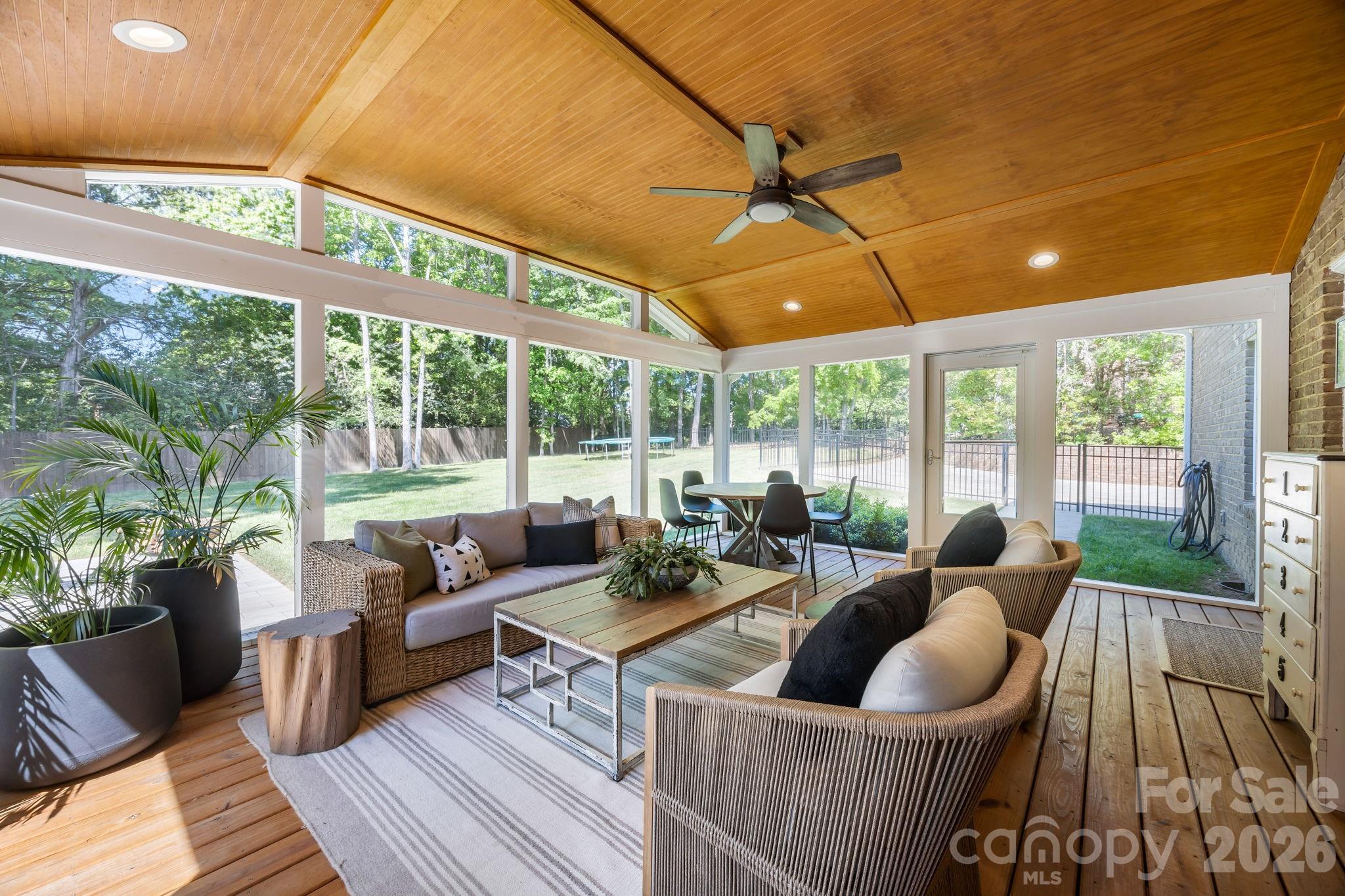 2234 Queensland Drive — Charlotte