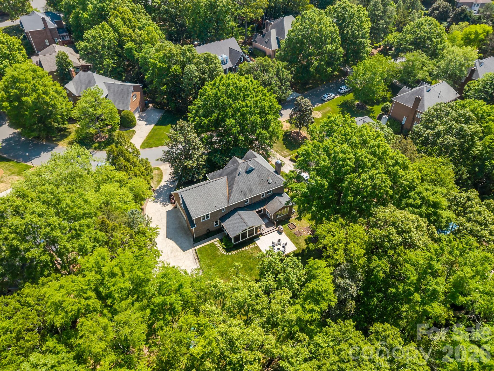 2234 Queensland Drive — Charlotte