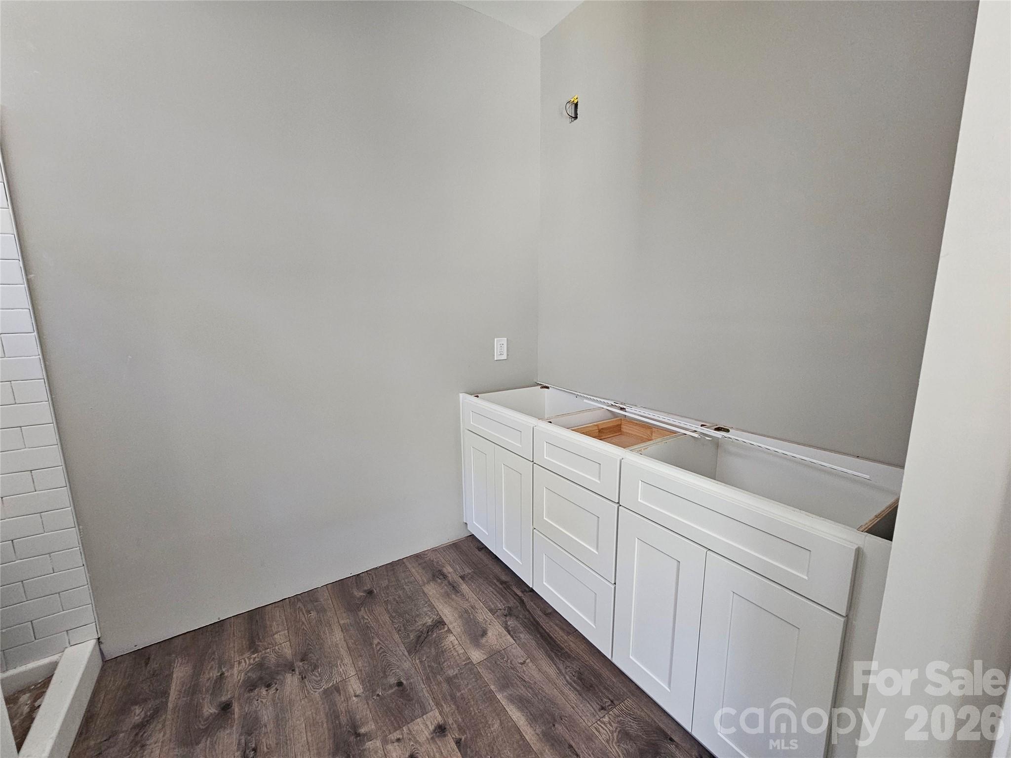 2566 Heather Lane — Lancaster