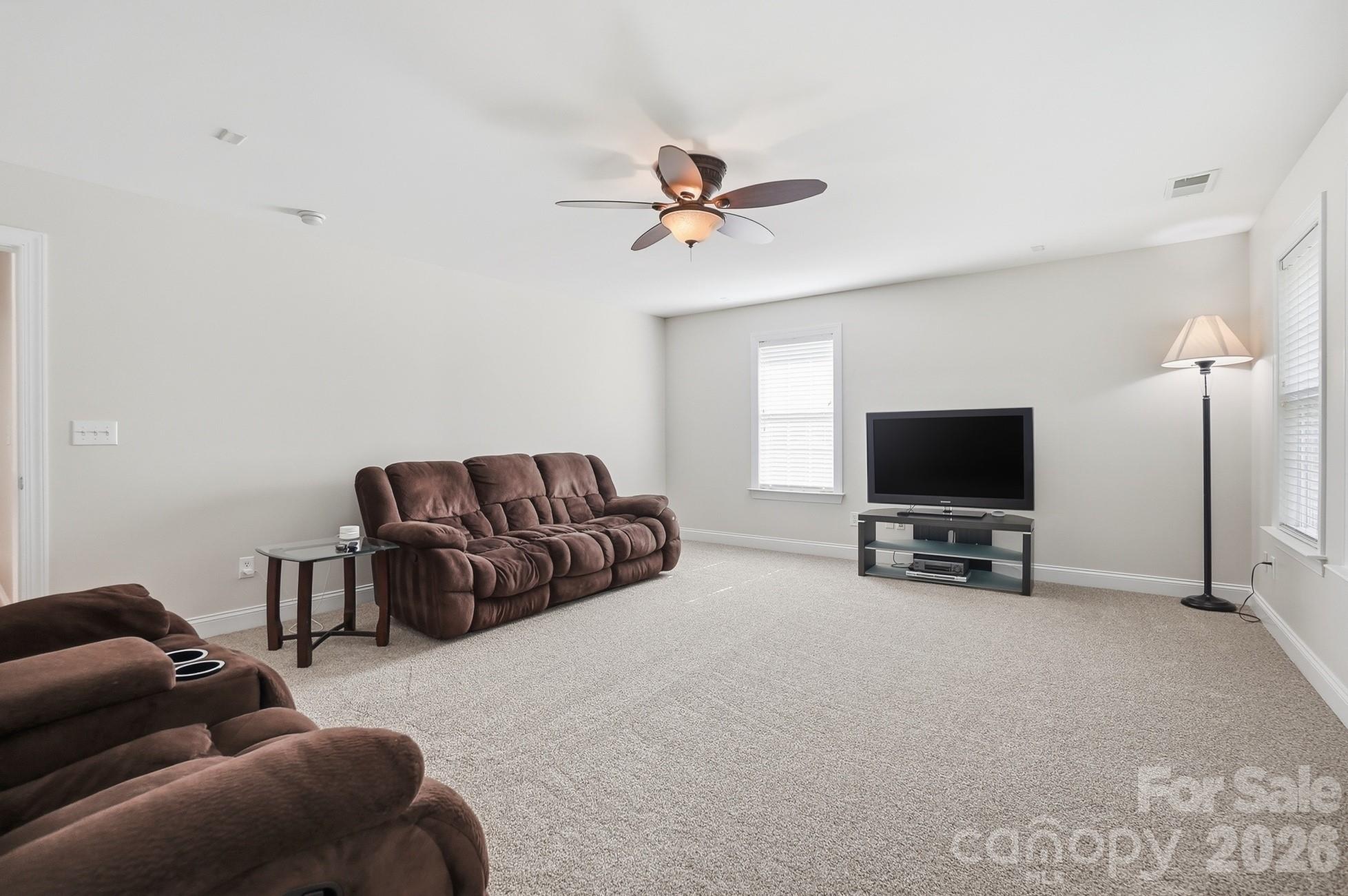 807 Crown Vista Court — Wesley Chapel