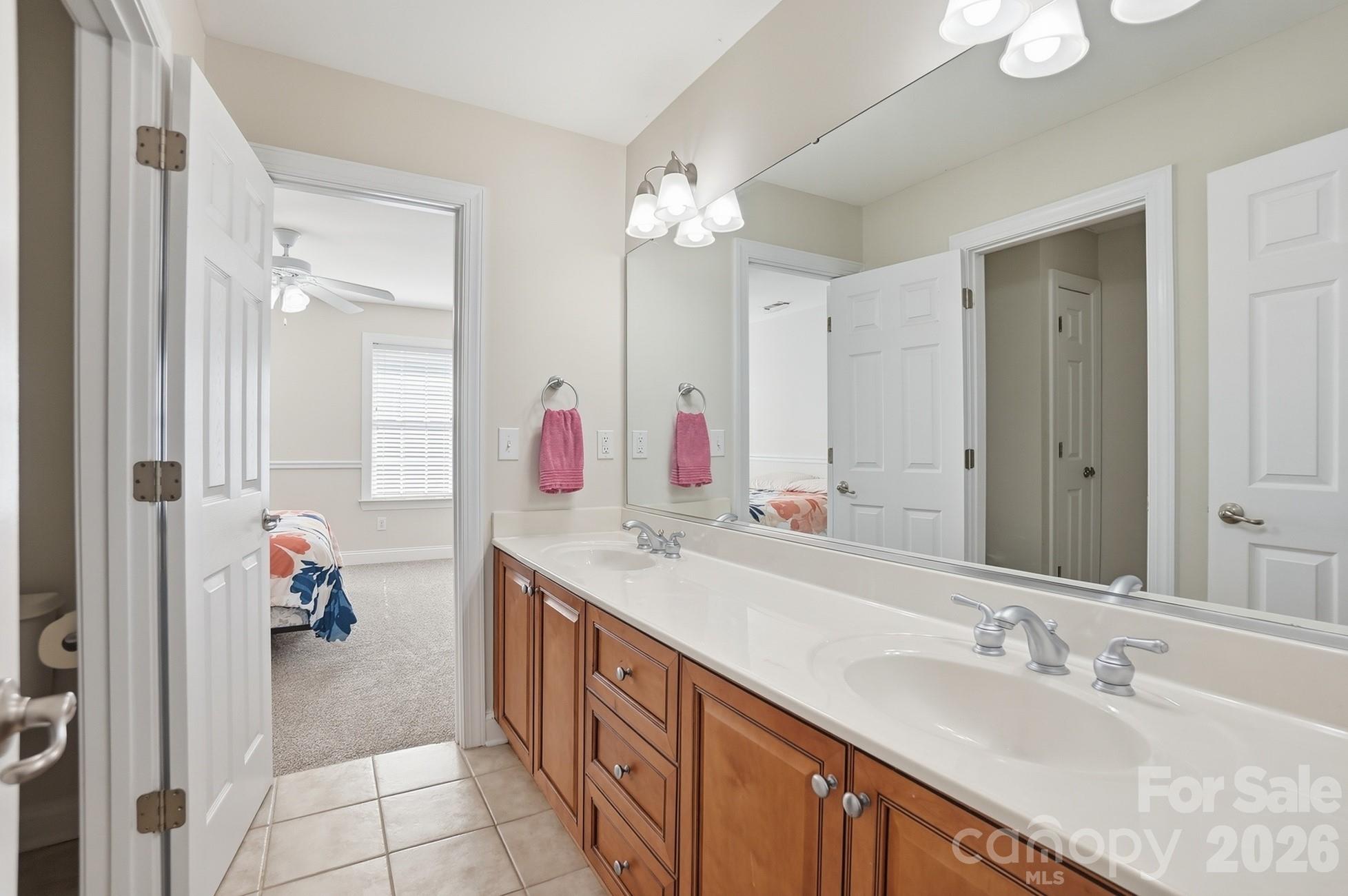 807 Crown Vista Court — Wesley Chapel
