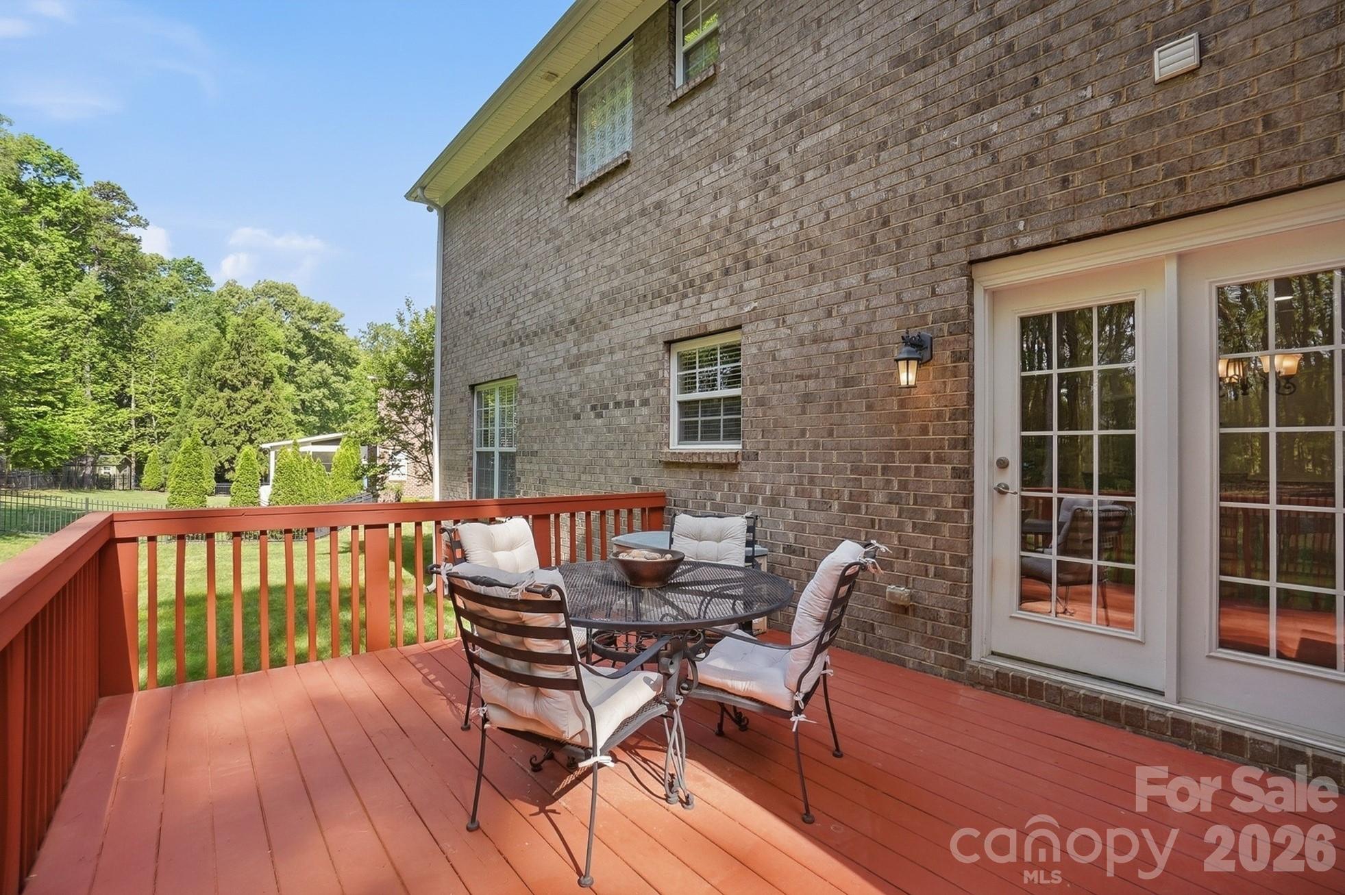 807 Crown Vista Court — Wesley Chapel