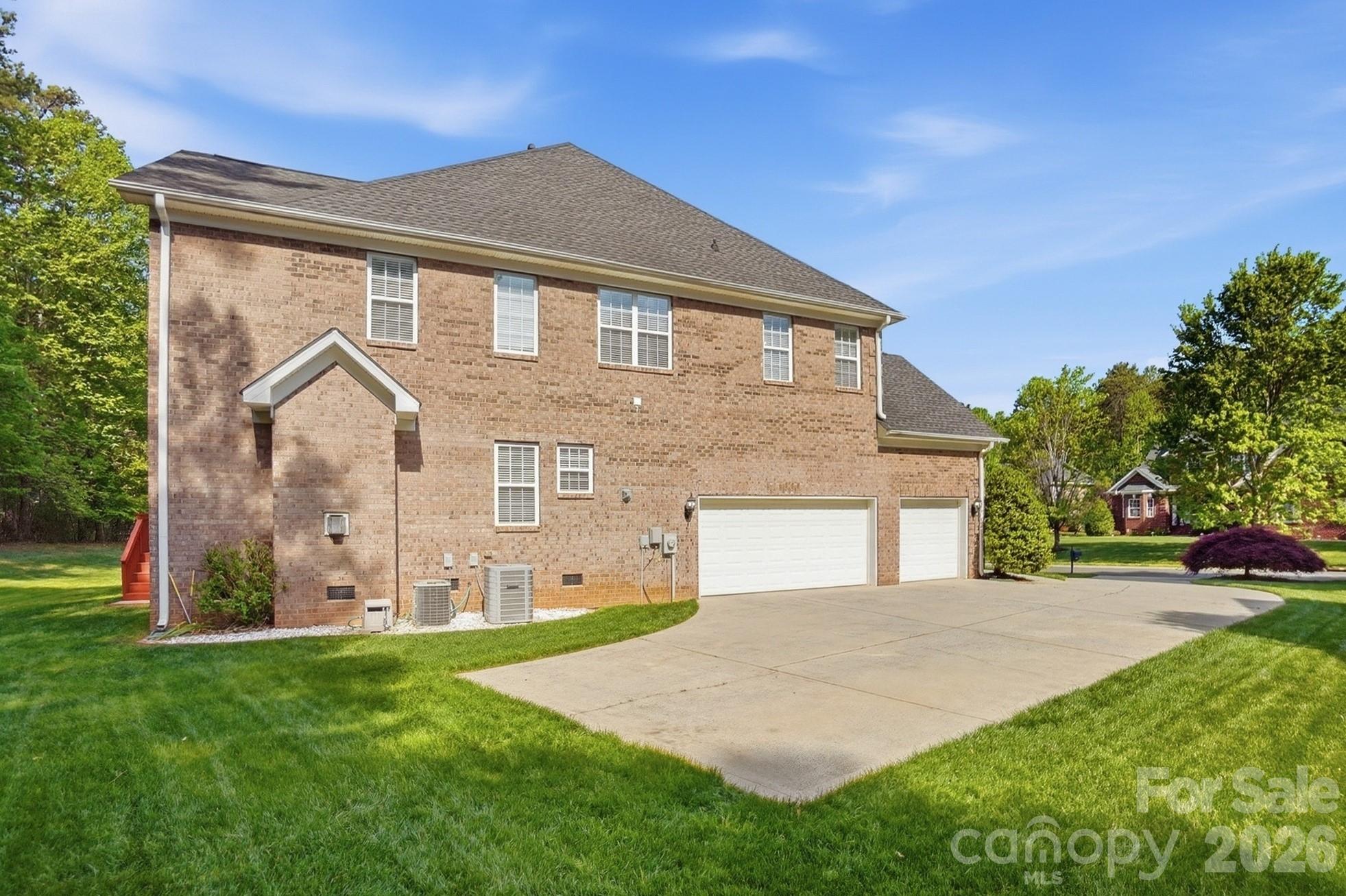 807 Crown Vista Court — Wesley Chapel