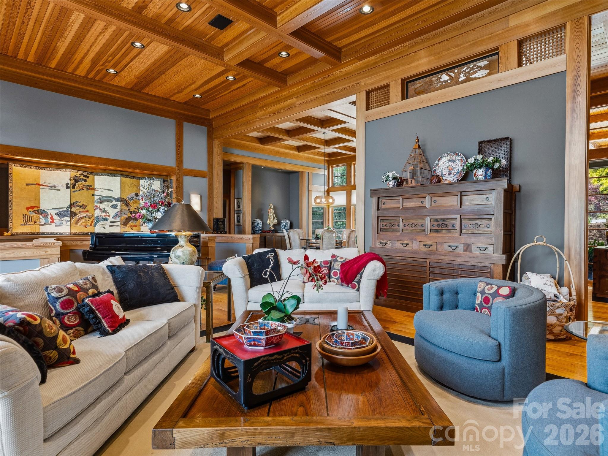1000 McFarlane Way — Hendersonville