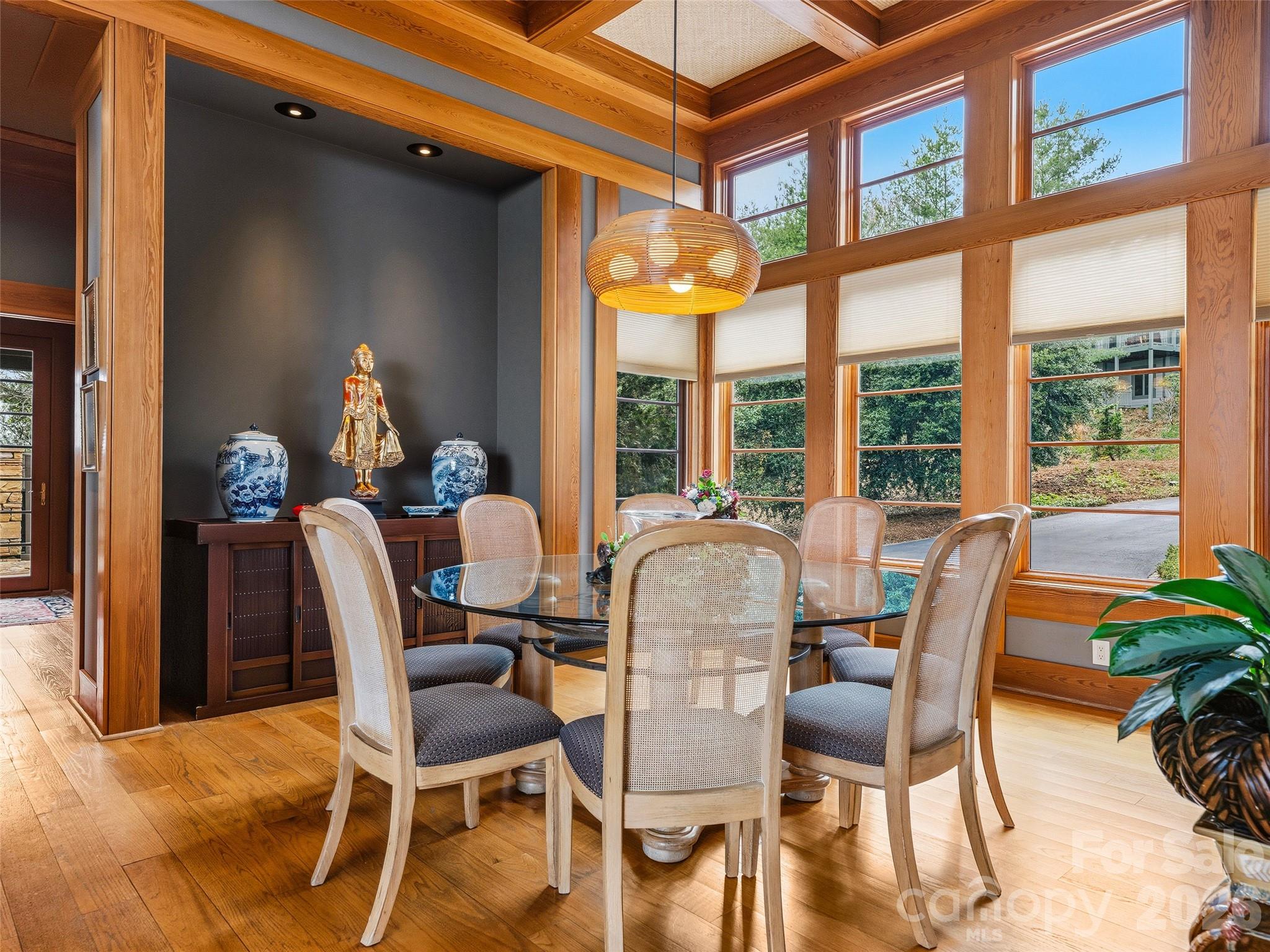 1000 McFarlane Way — Hendersonville