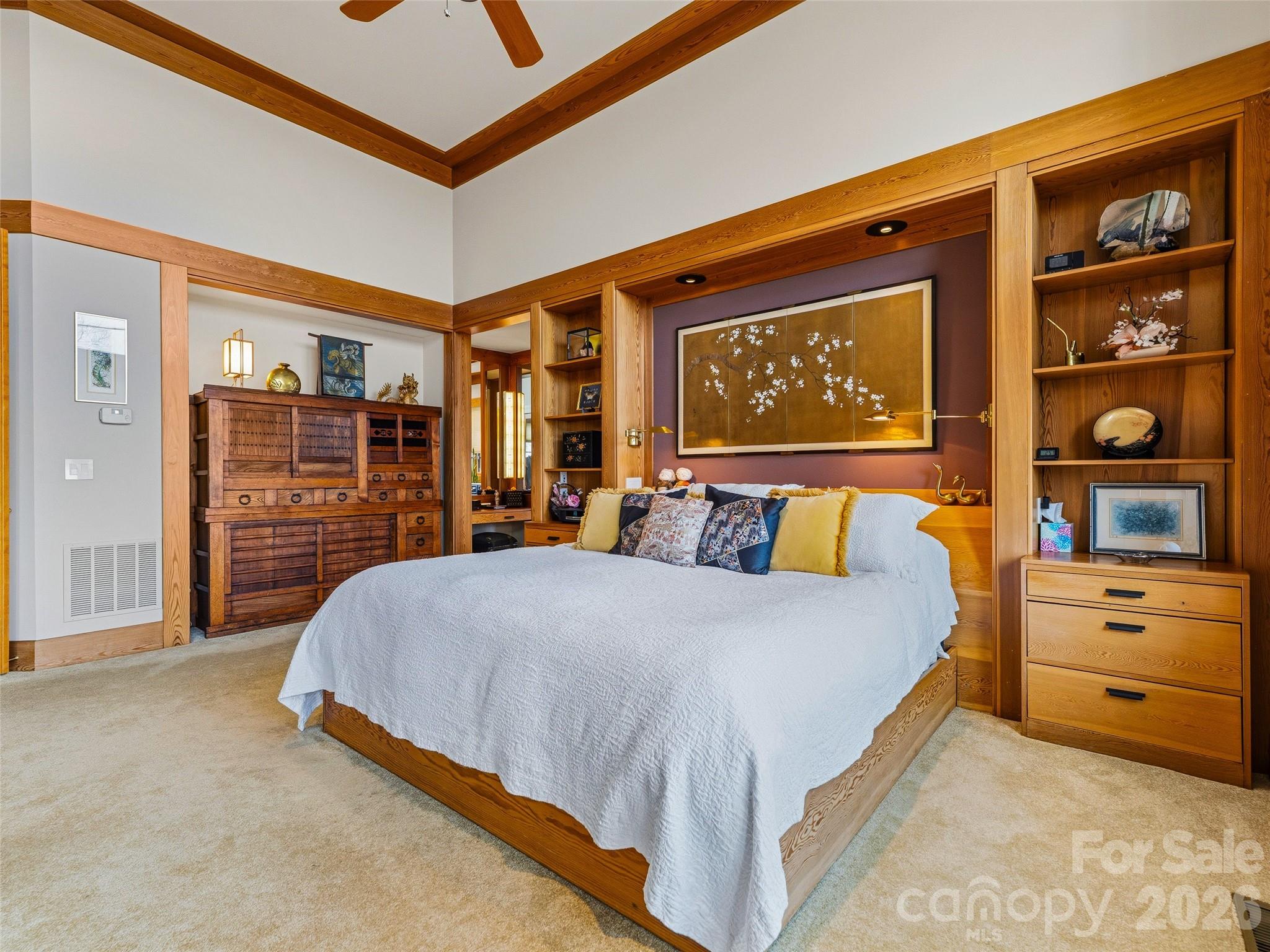1000 McFarlane Way — Hendersonville